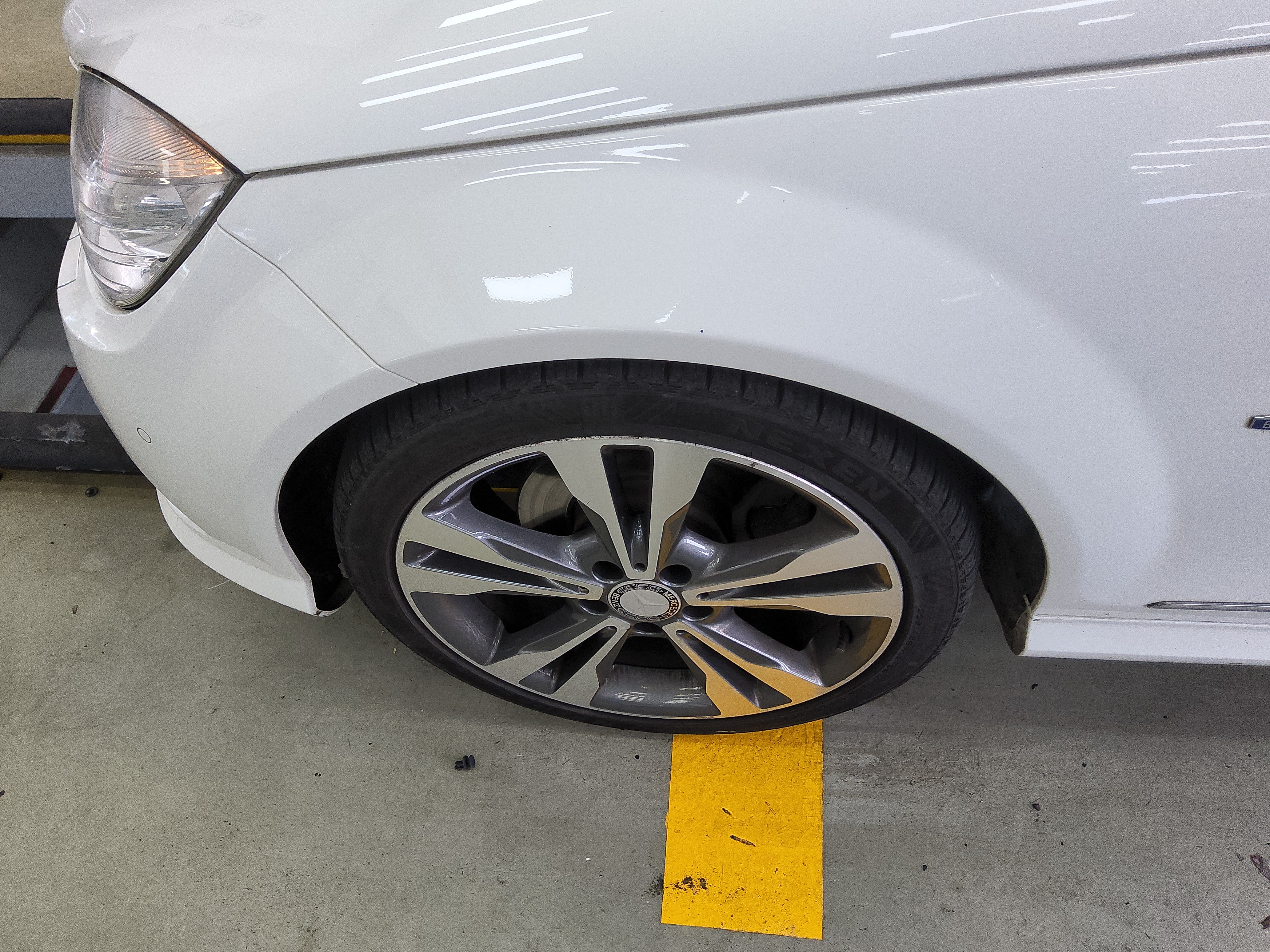 2011 - Mercedes-Benz C200