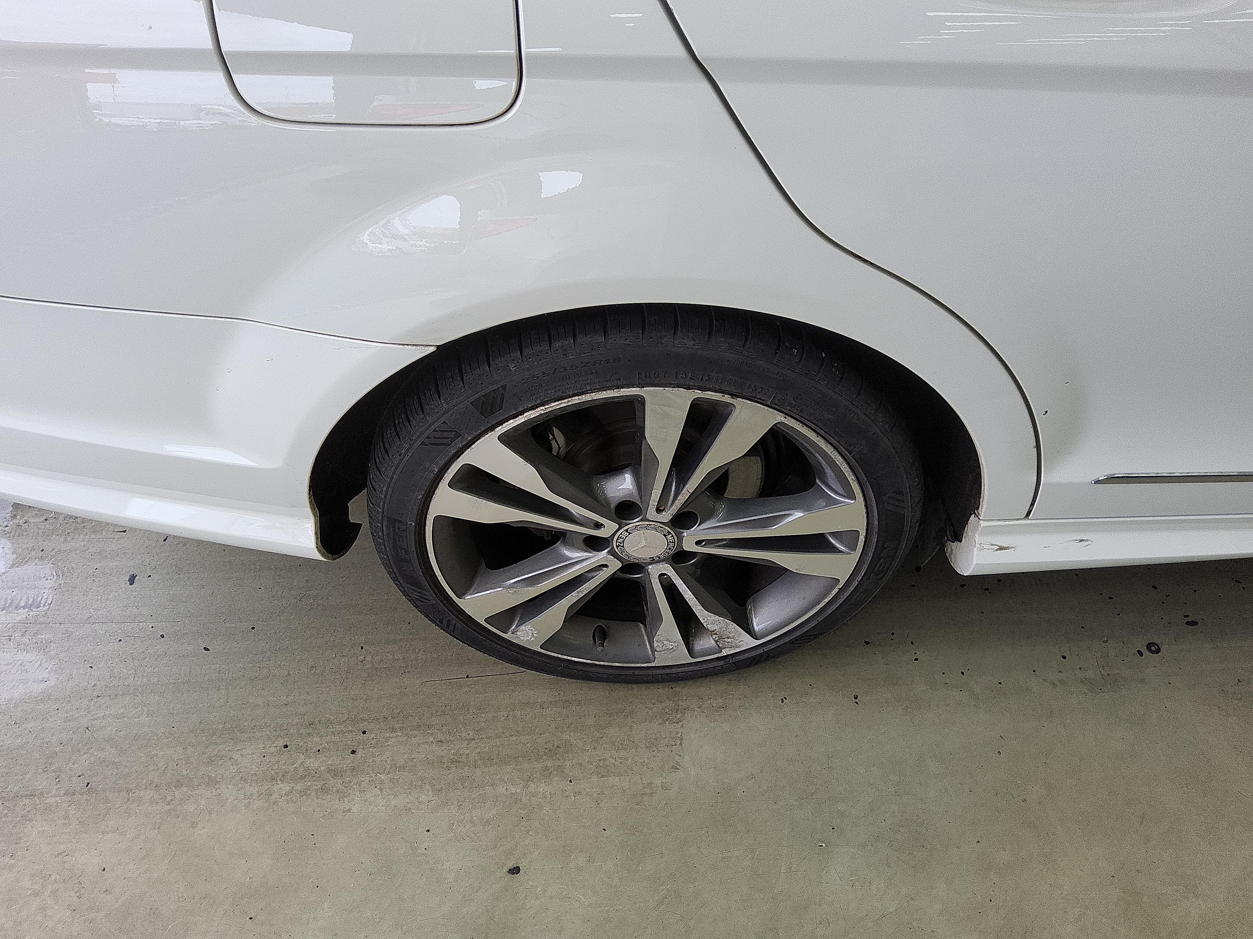 2011 - Mercedes-Benz C200