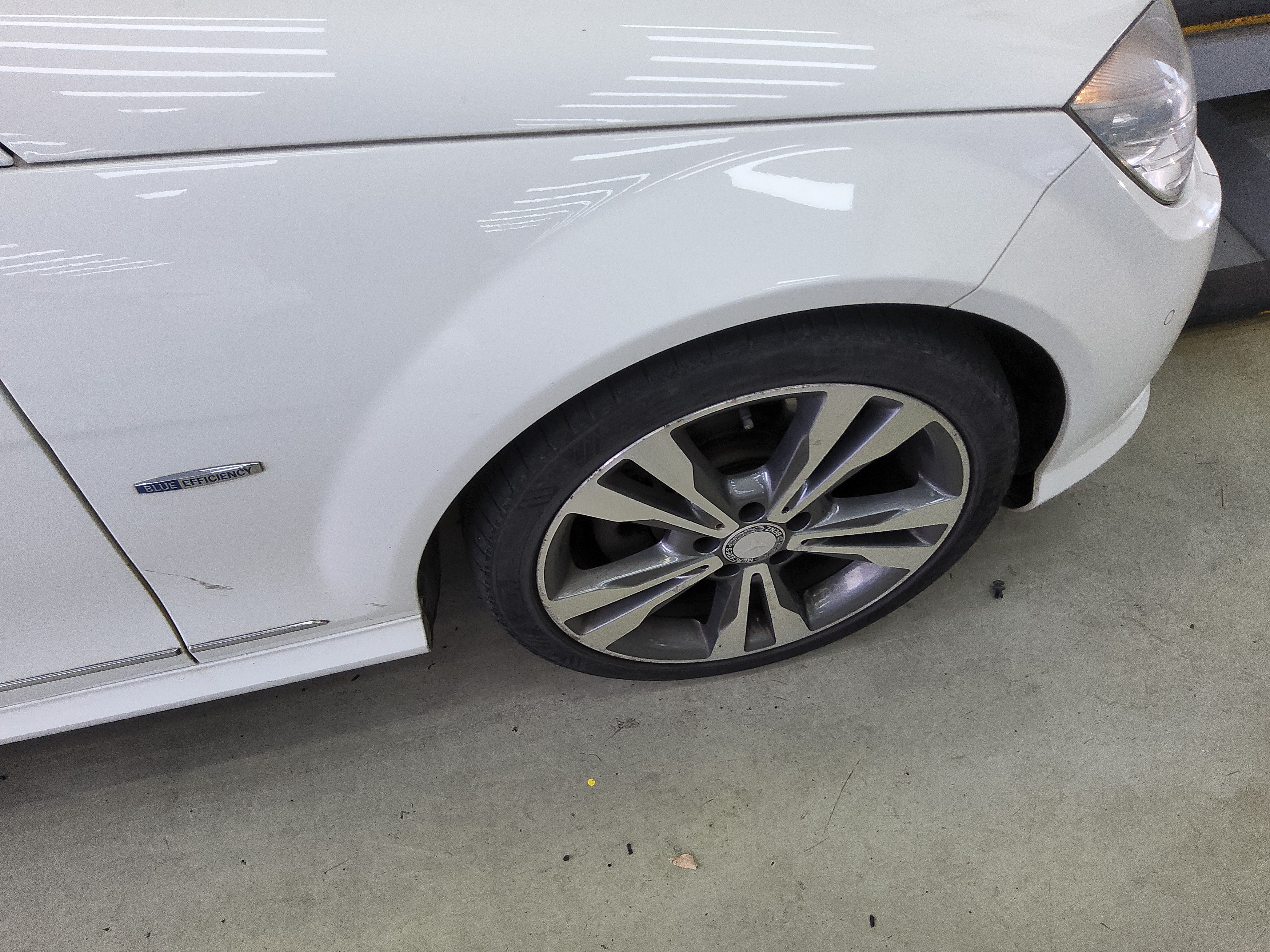 2011 - Mercedes-Benz C200