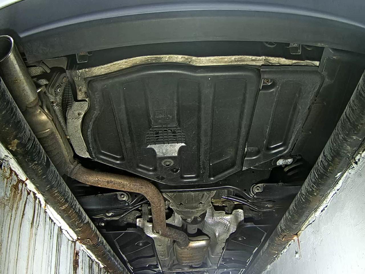 2011 - Mercedes-Benz C200