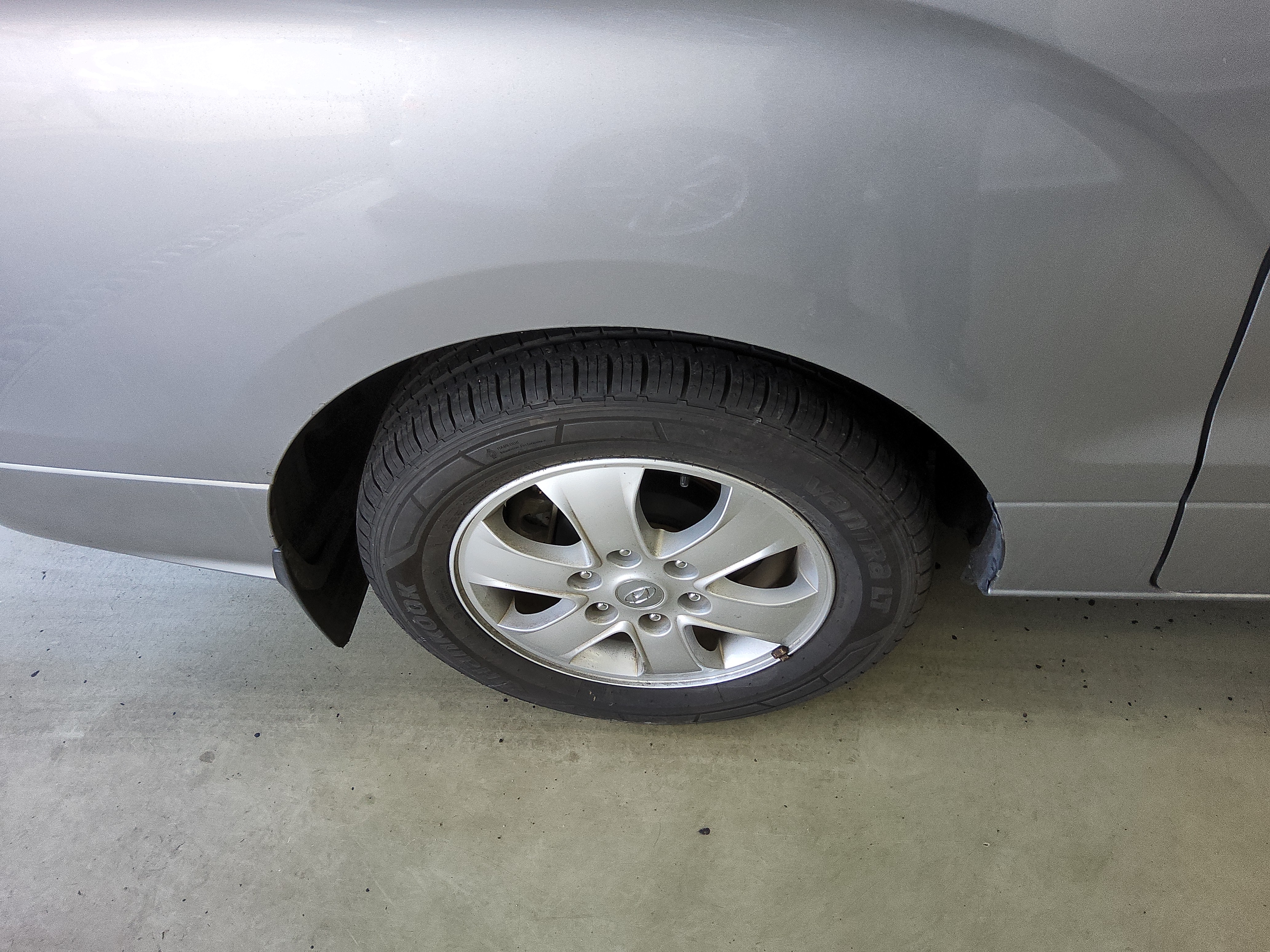 2021 - Hyundai Grand Starex