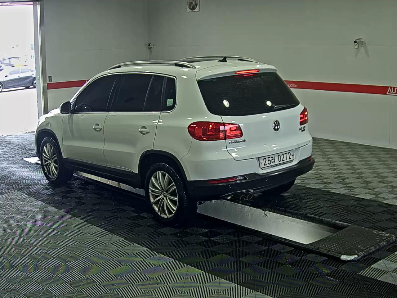 2016 - Volkswagen Tiguan