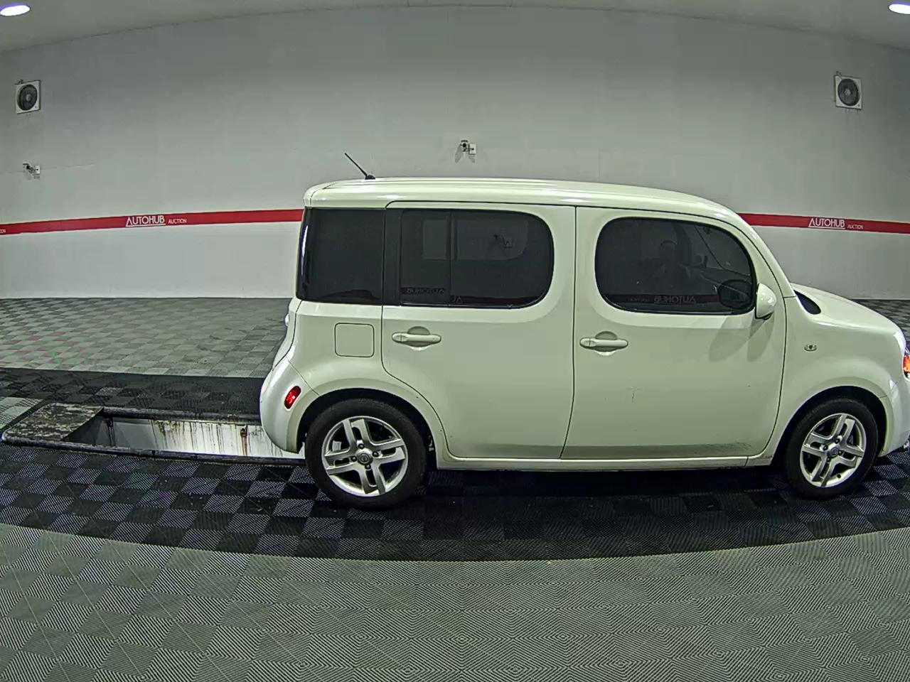 2011 - Nissan Cube