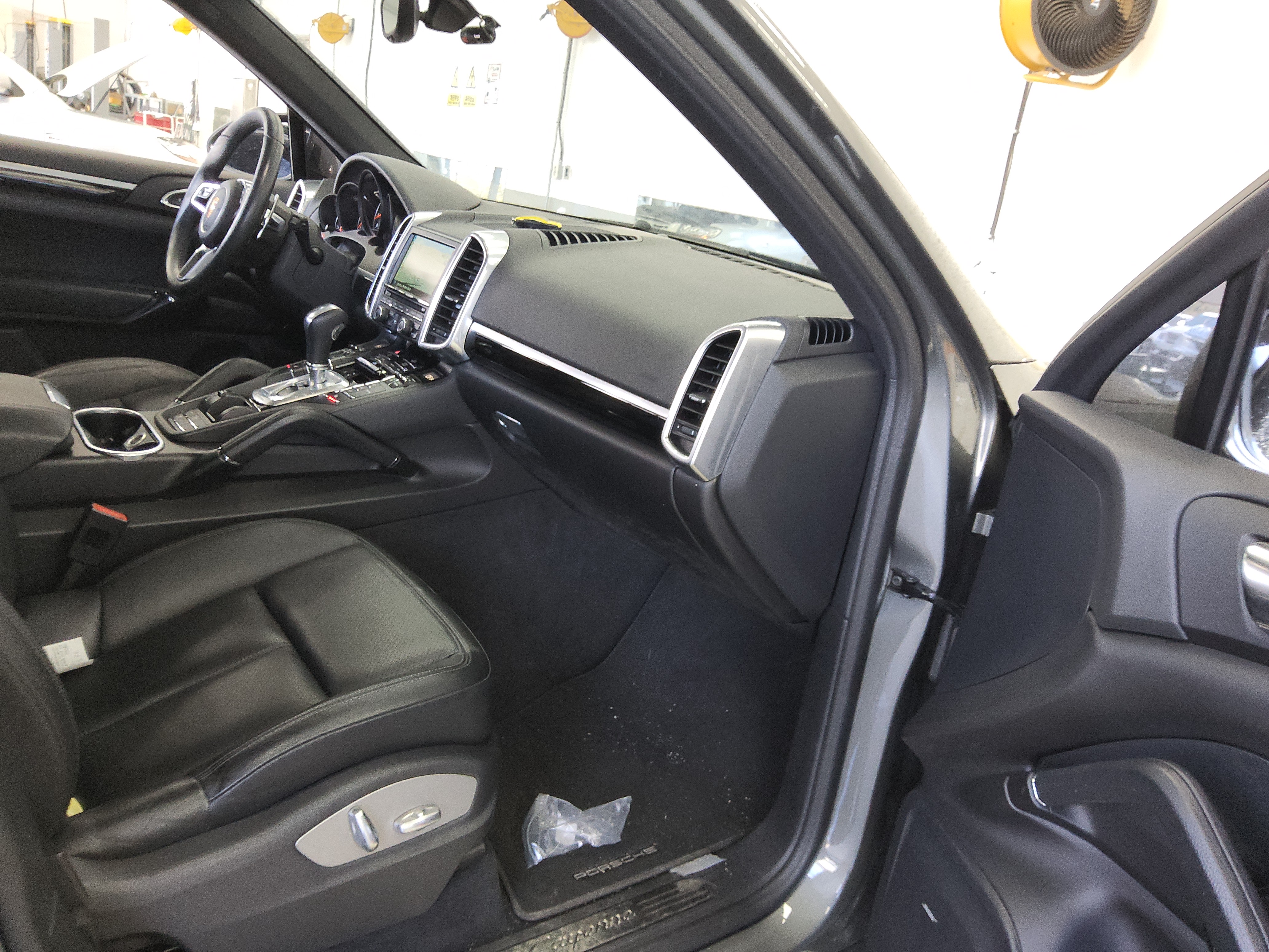 2016 - Porsche Cayenne