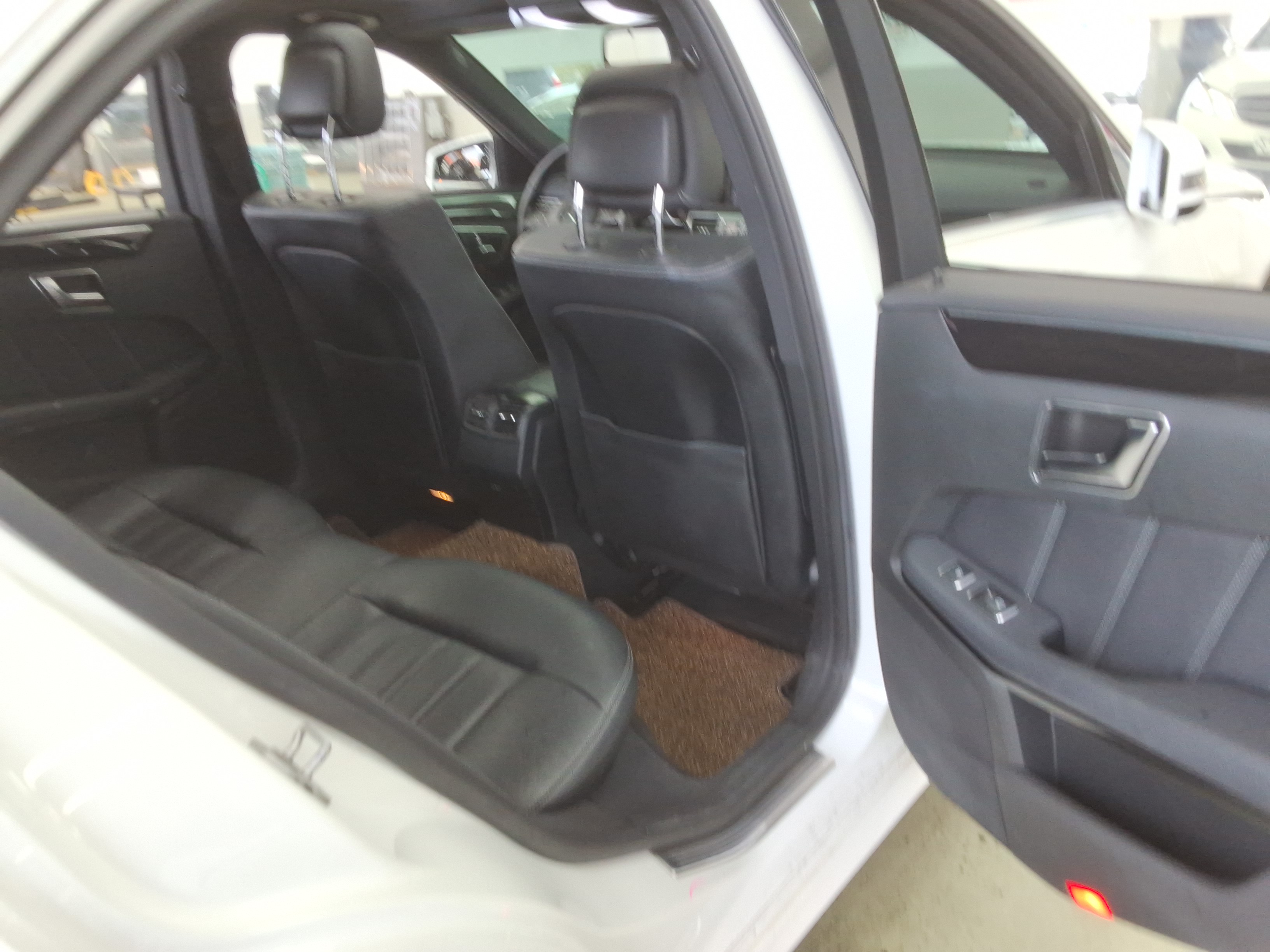 2016 - Mercedes-Benz E220