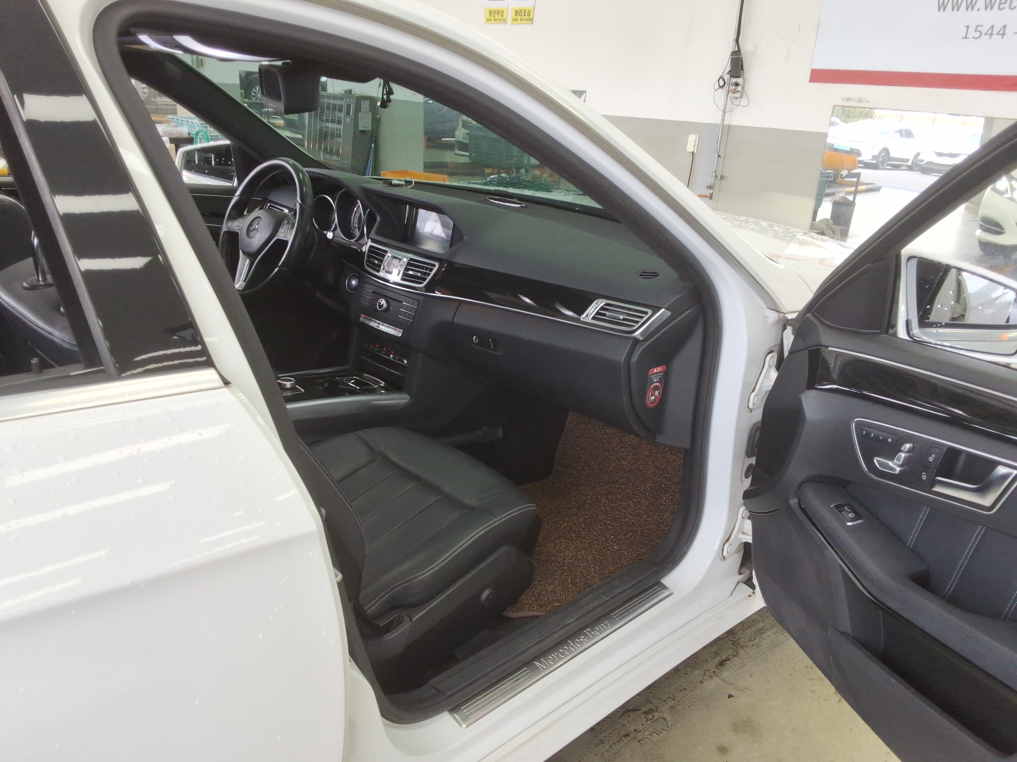 2016 - Mercedes-Benz E220