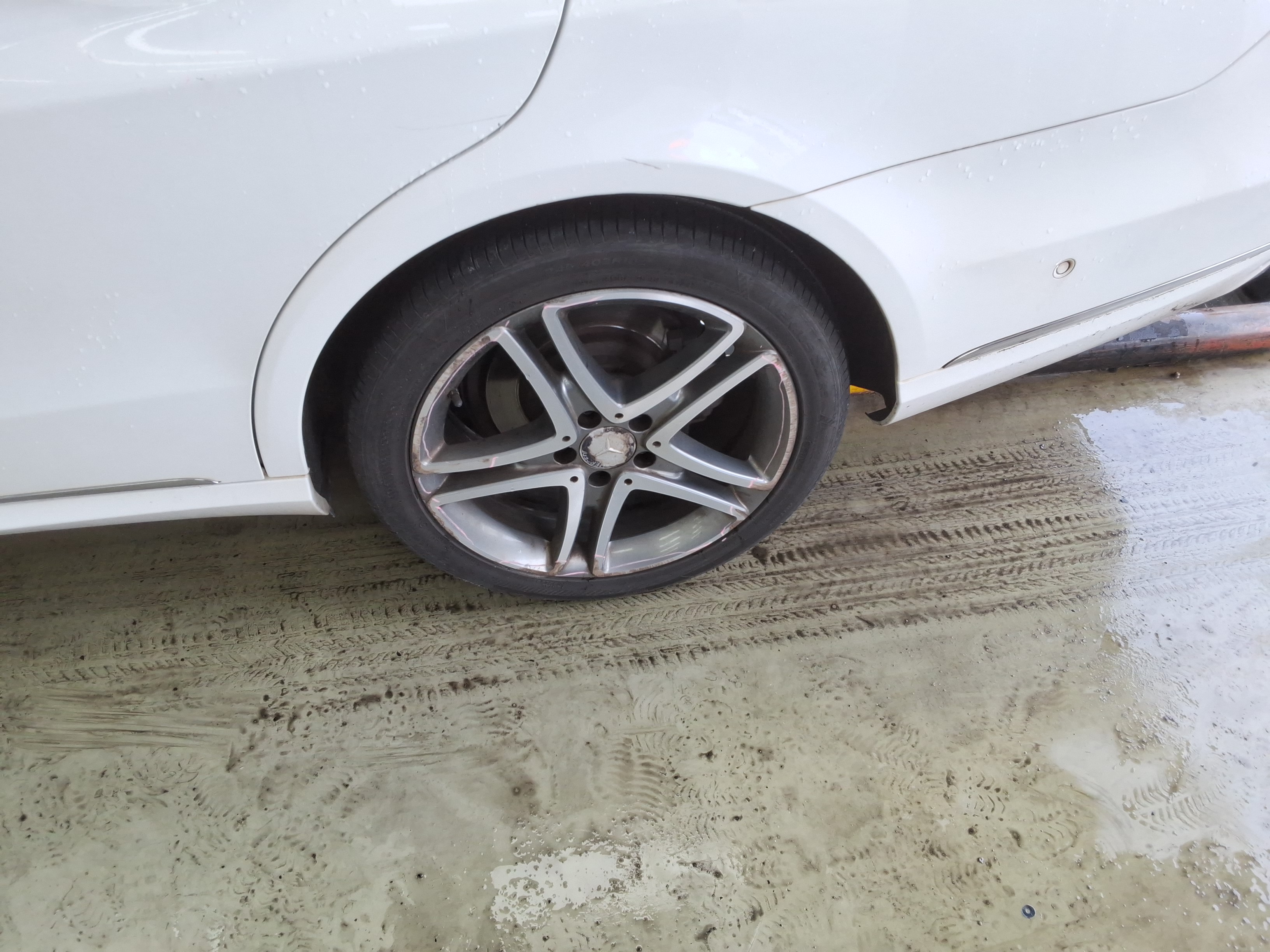 2016 - Mercedes-Benz E220