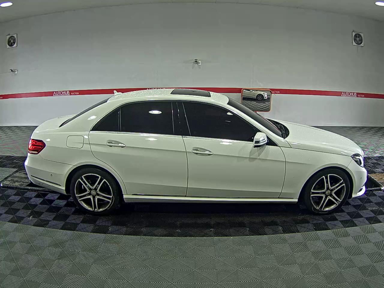 2016 - Mercedes-Benz E220