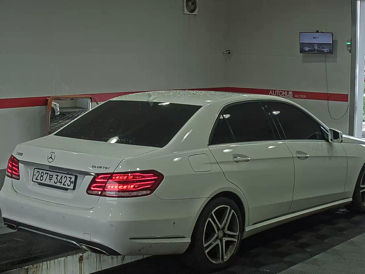 2016 - Mercedes-Benz E220