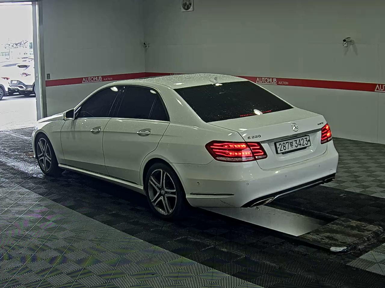 2016 - Mercedes-Benz E220