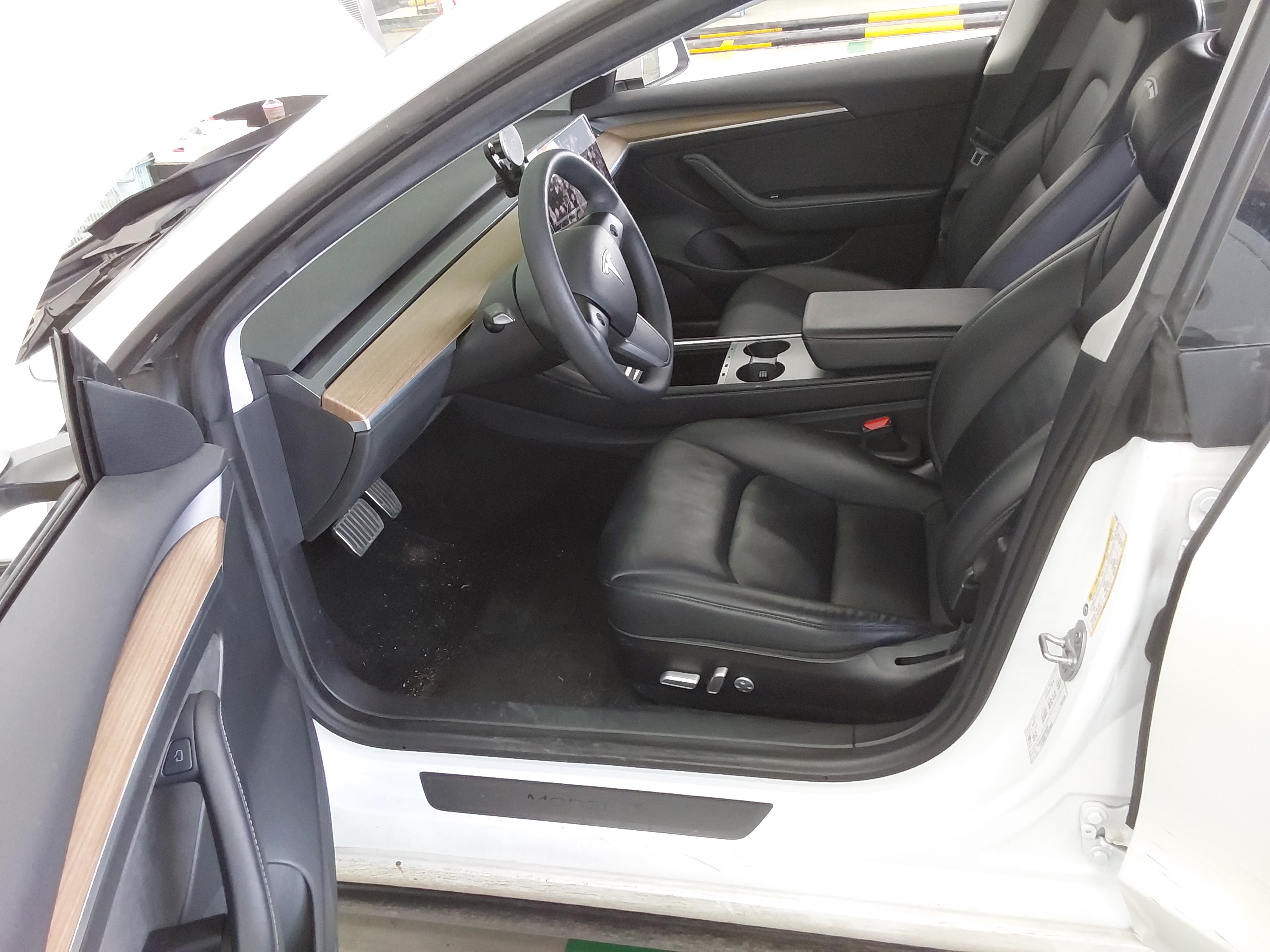 2021 - Tesla Model 3