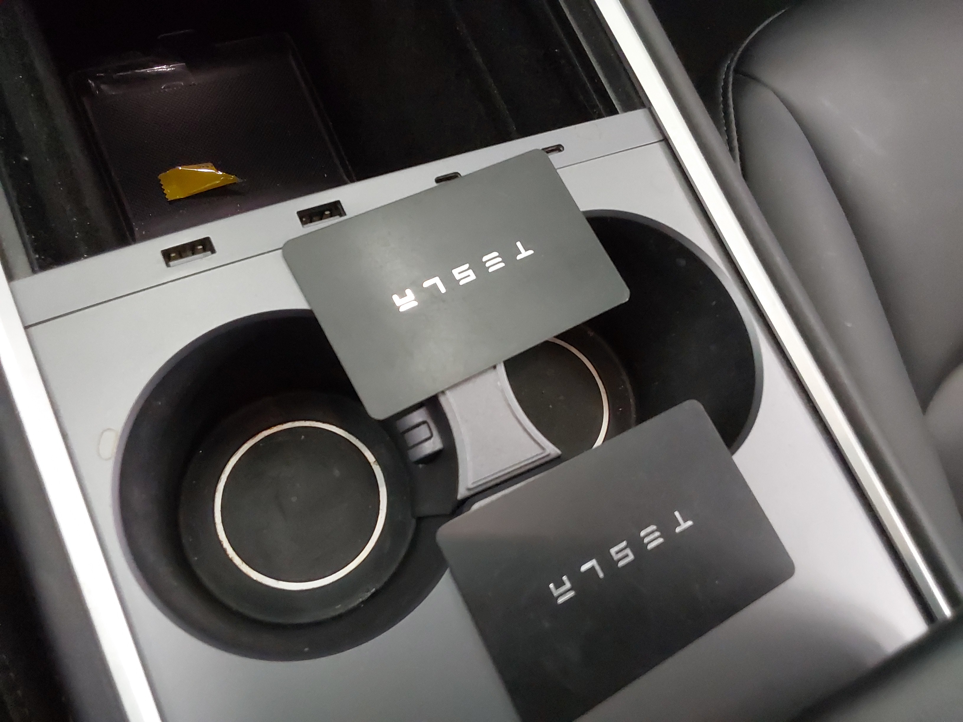 2021 - Tesla Model 3