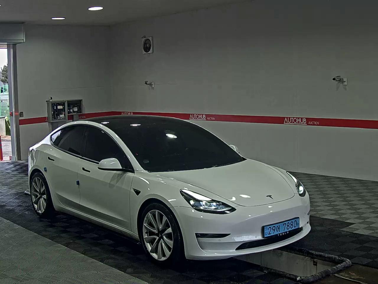 2021 - Tesla Model 3