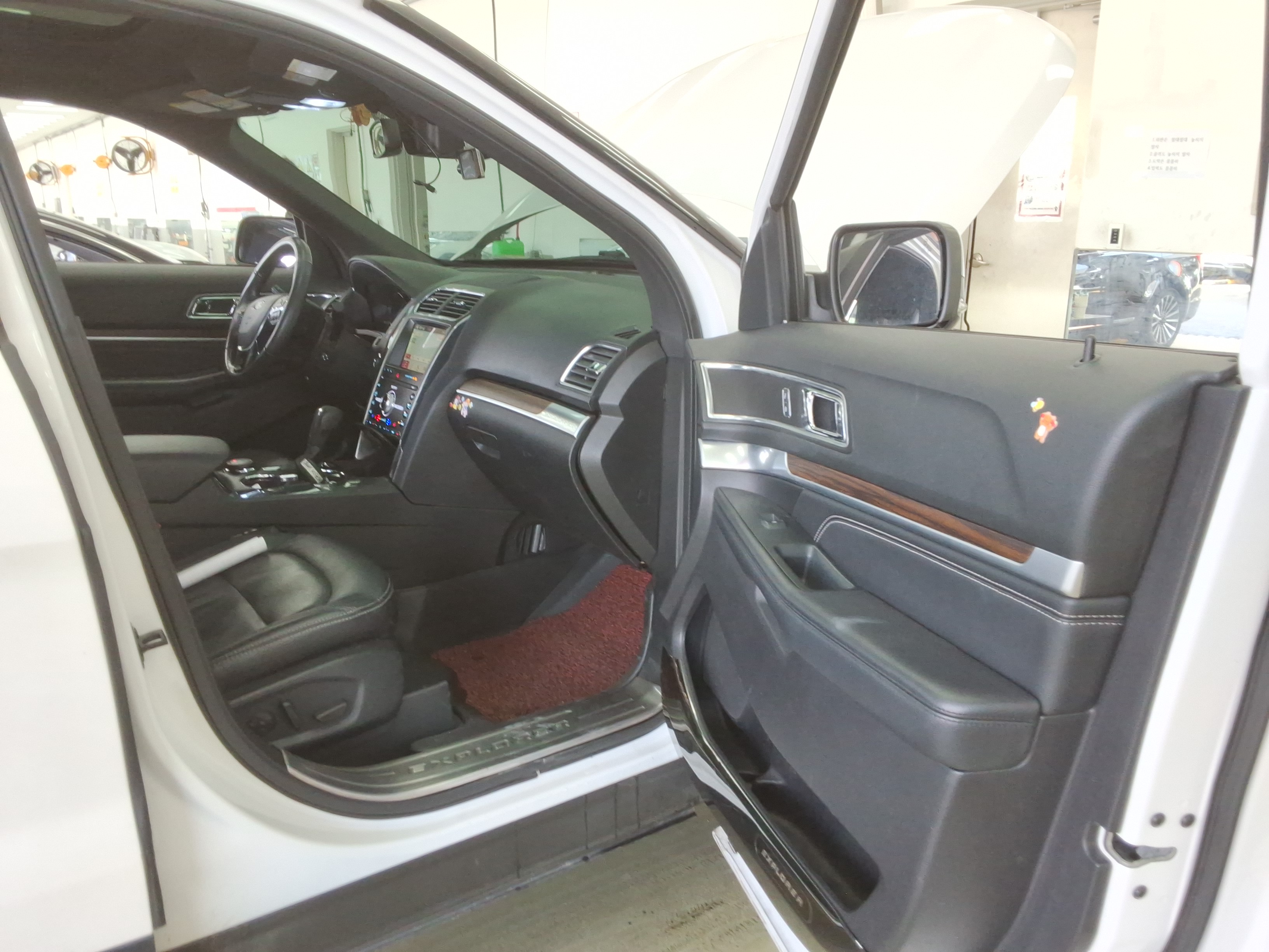 2019 - Ford Explorer