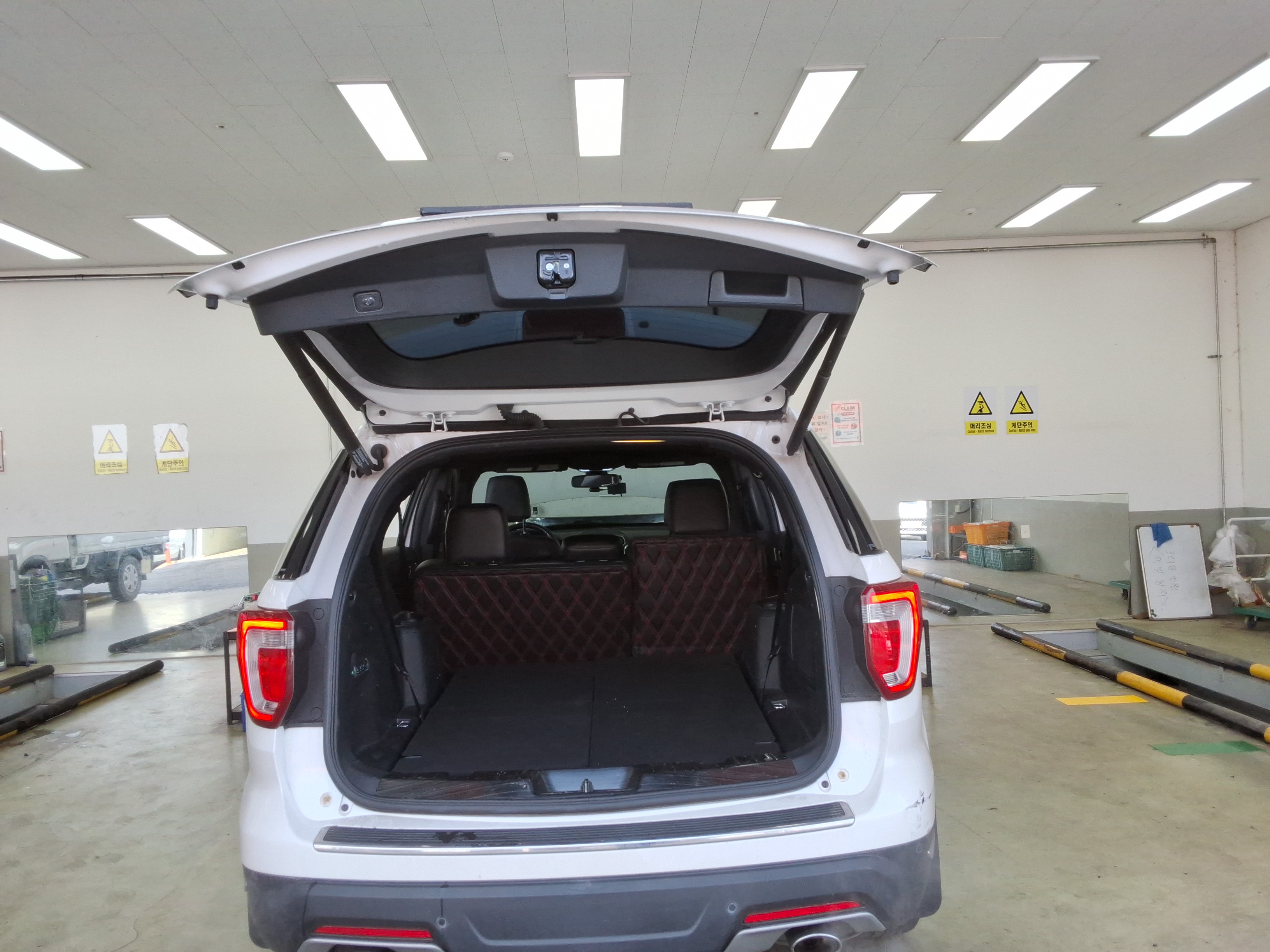 2019 - Ford Explorer