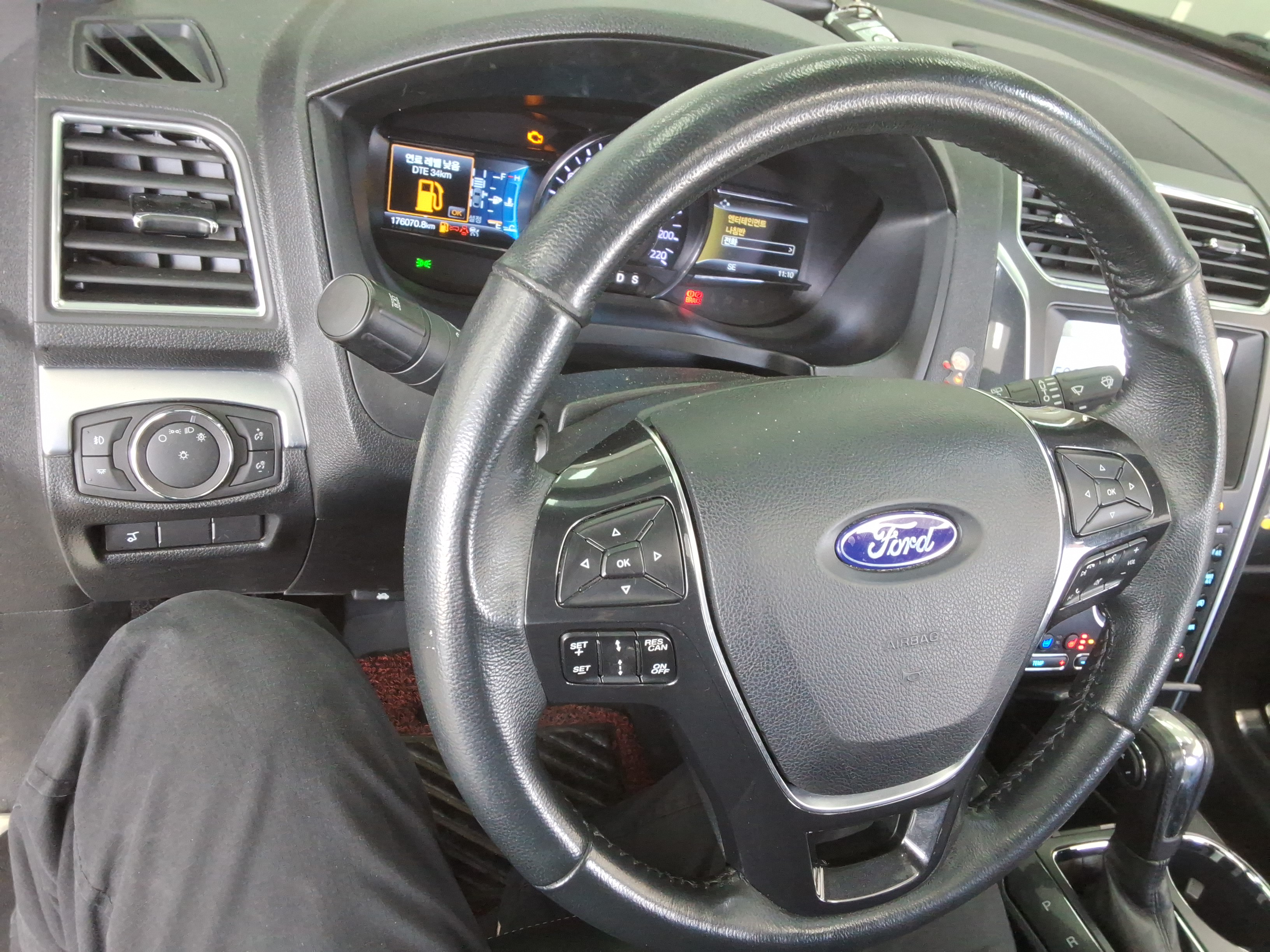 2019 - Ford Explorer