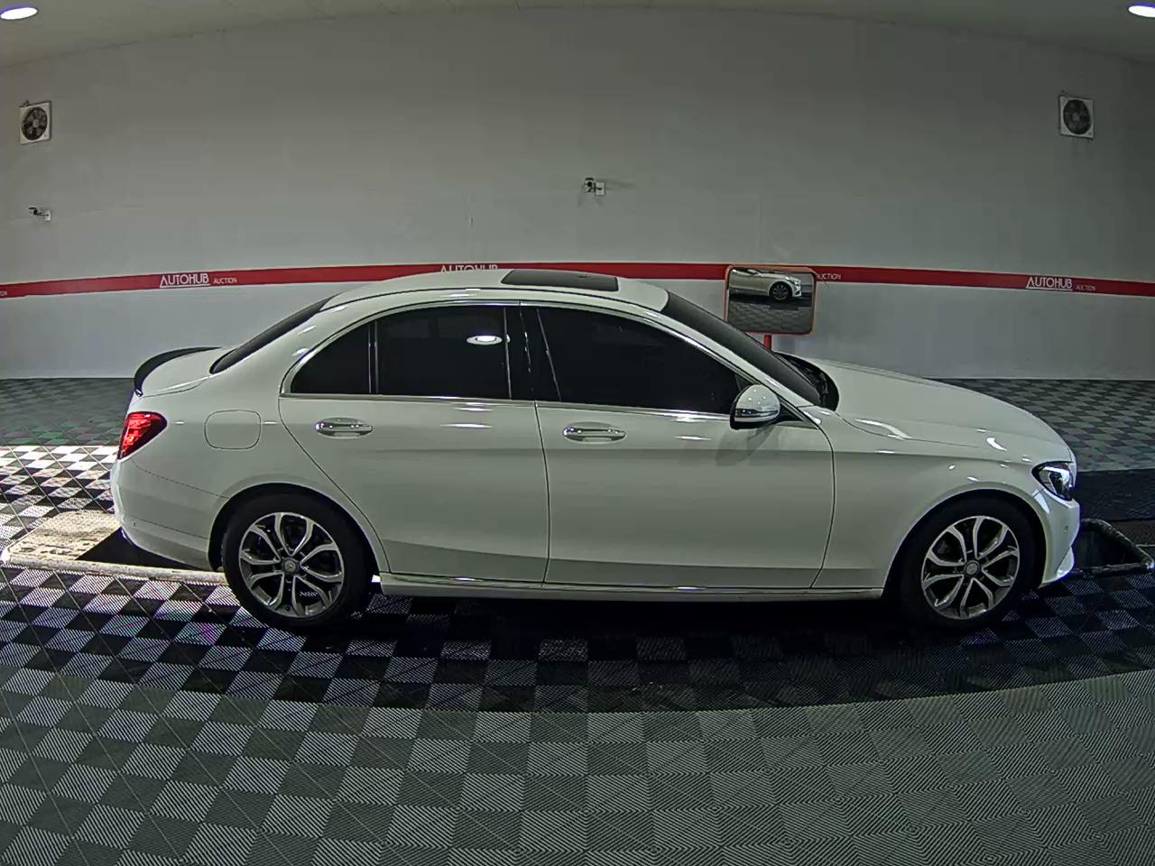 2017 - Mercedes-Benz C220