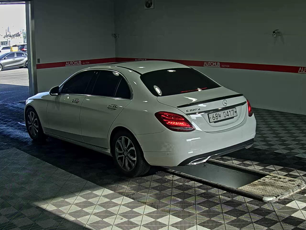 2017 - Mercedes-Benz C220