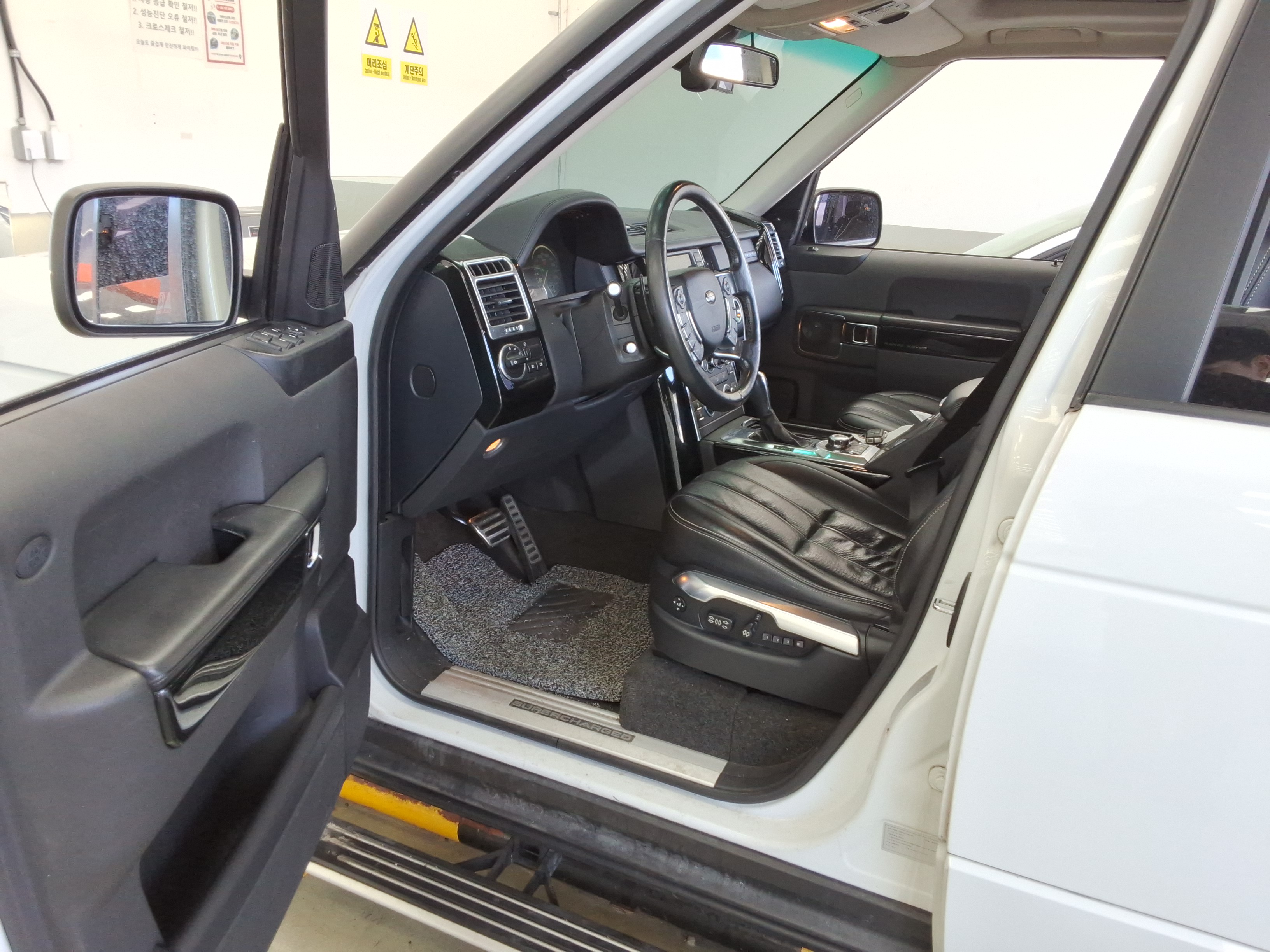 2012 - Land Rover Range Rover