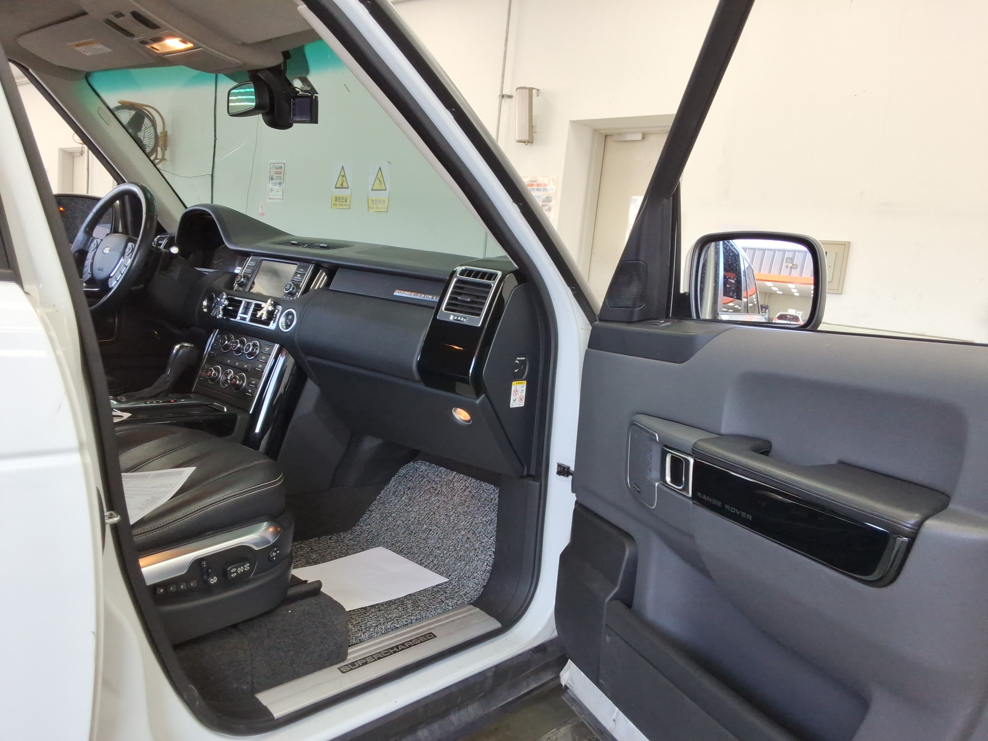 2012 - Land Rover Range Rover