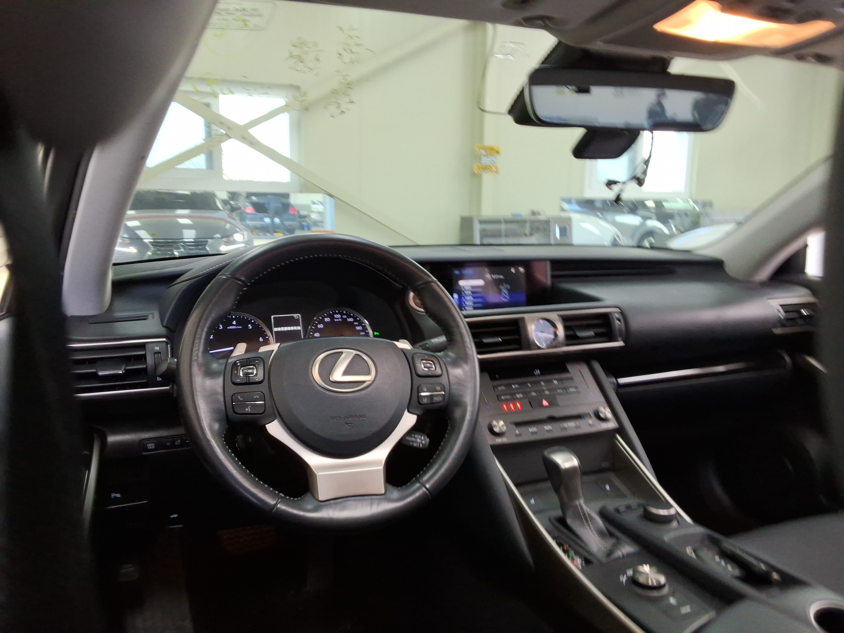 2019 - Lexus IS300