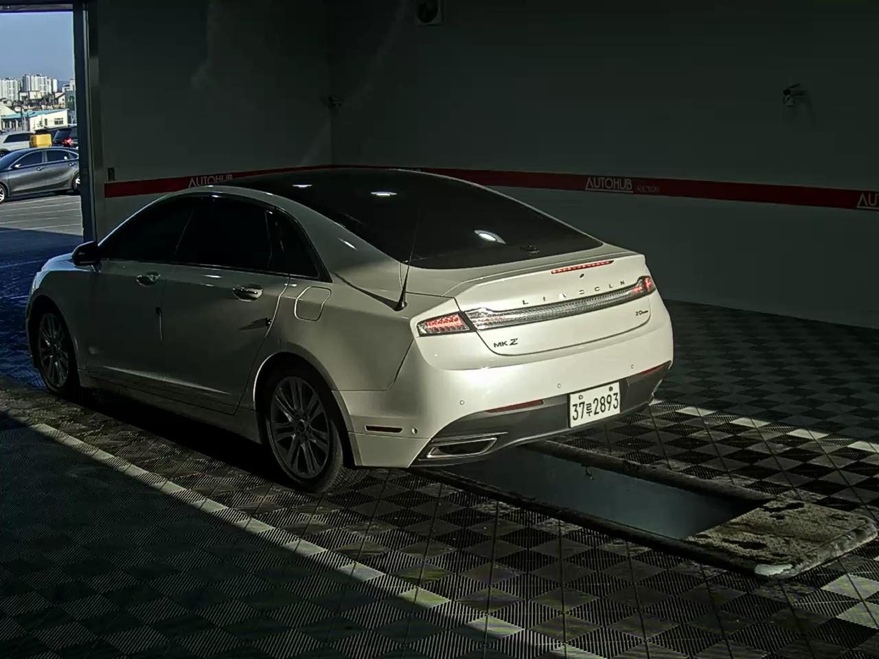 2014 - Lincoln MKZ