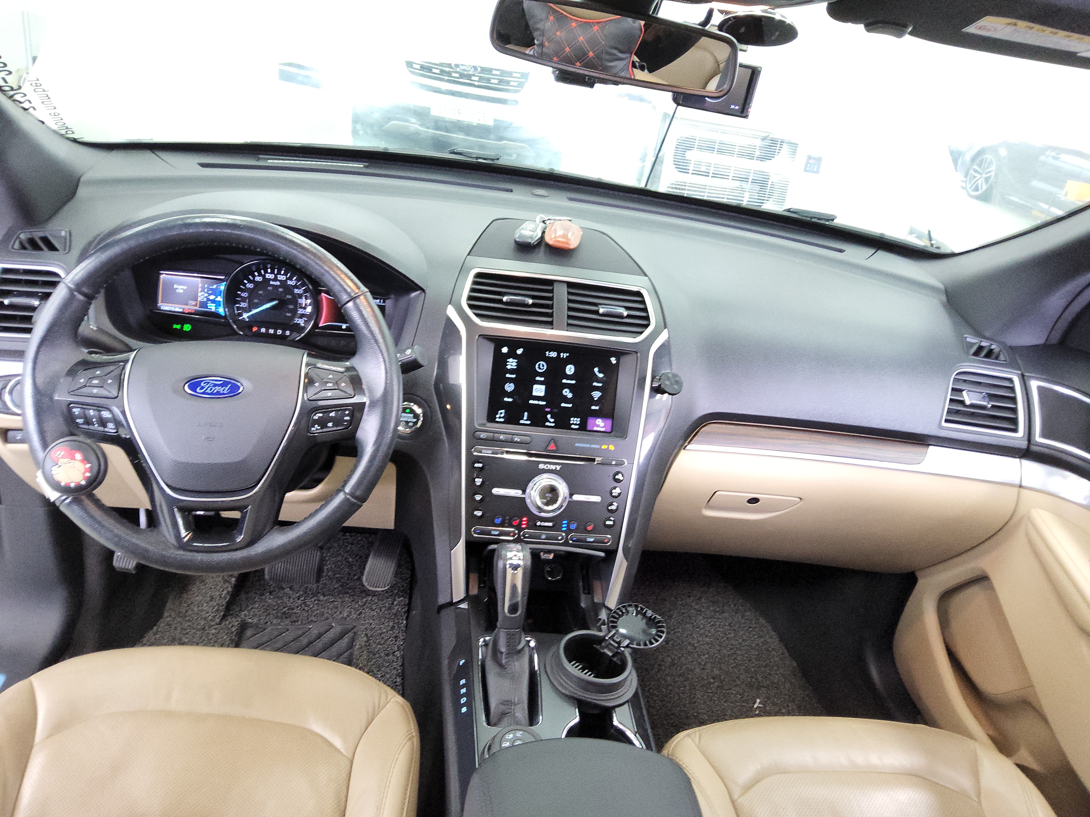 2017 - Ford Explorer