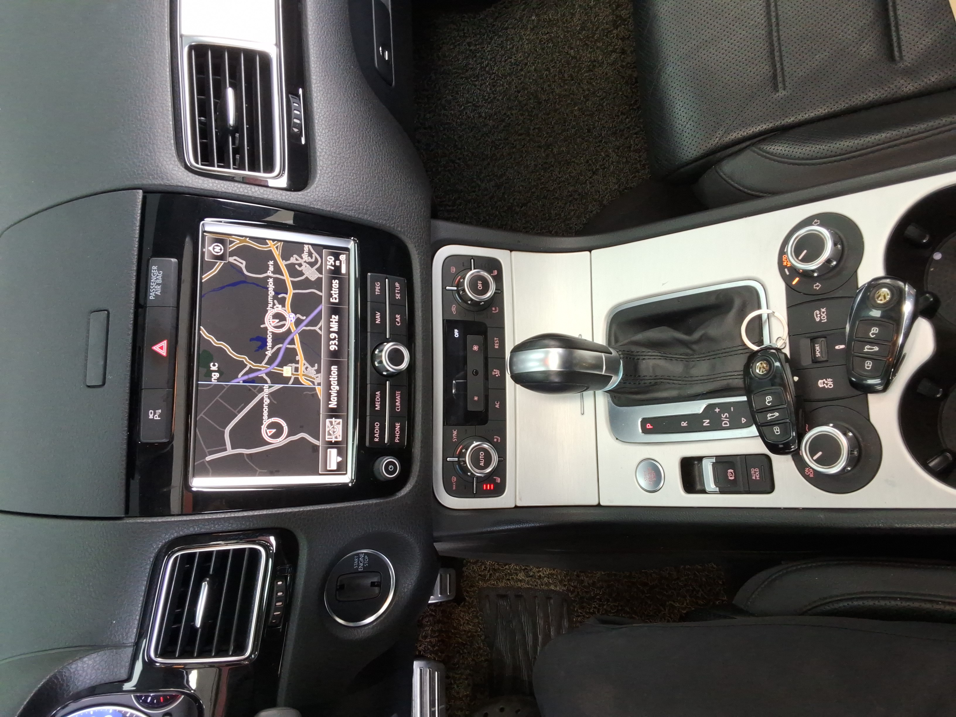 2013 - Volkswagen Touareg