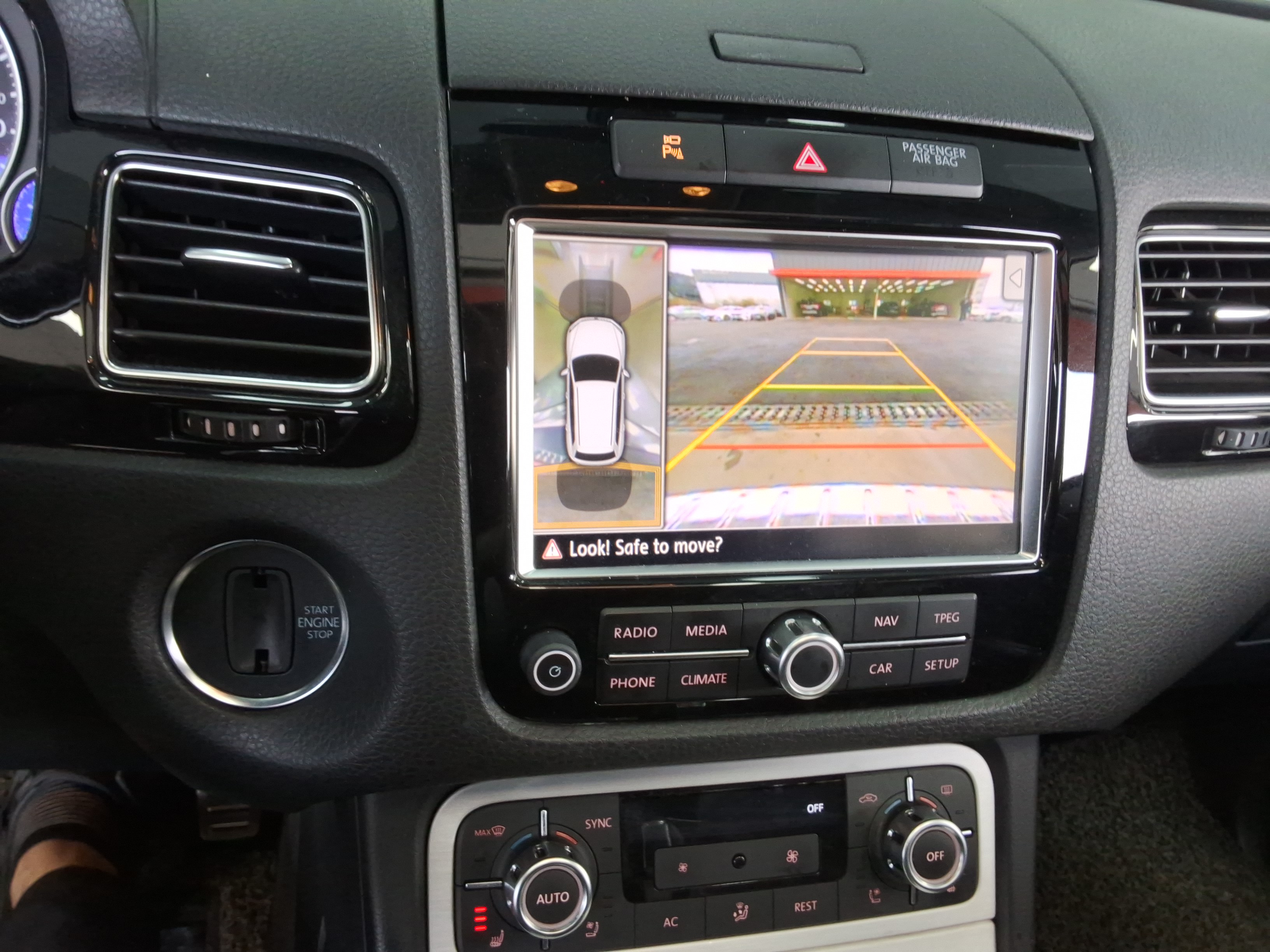 2013 - Volkswagen Touareg