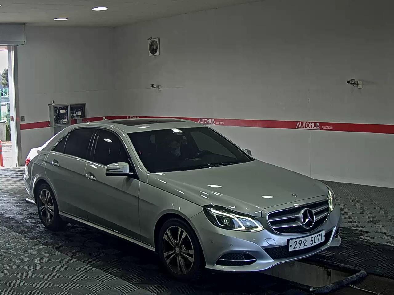 2014 - Mercedes-Benz E220