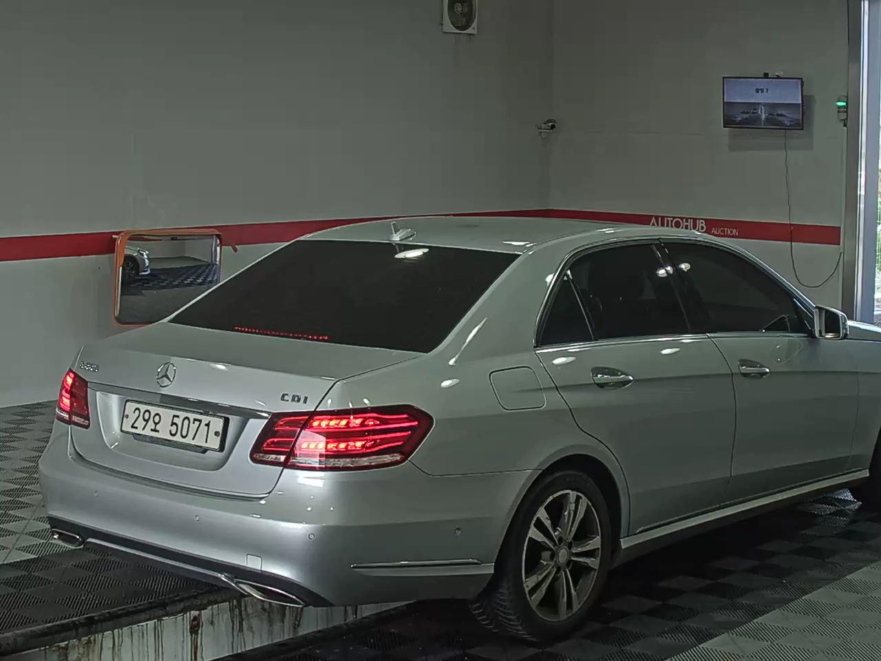 2014 - Mercedes-Benz E220