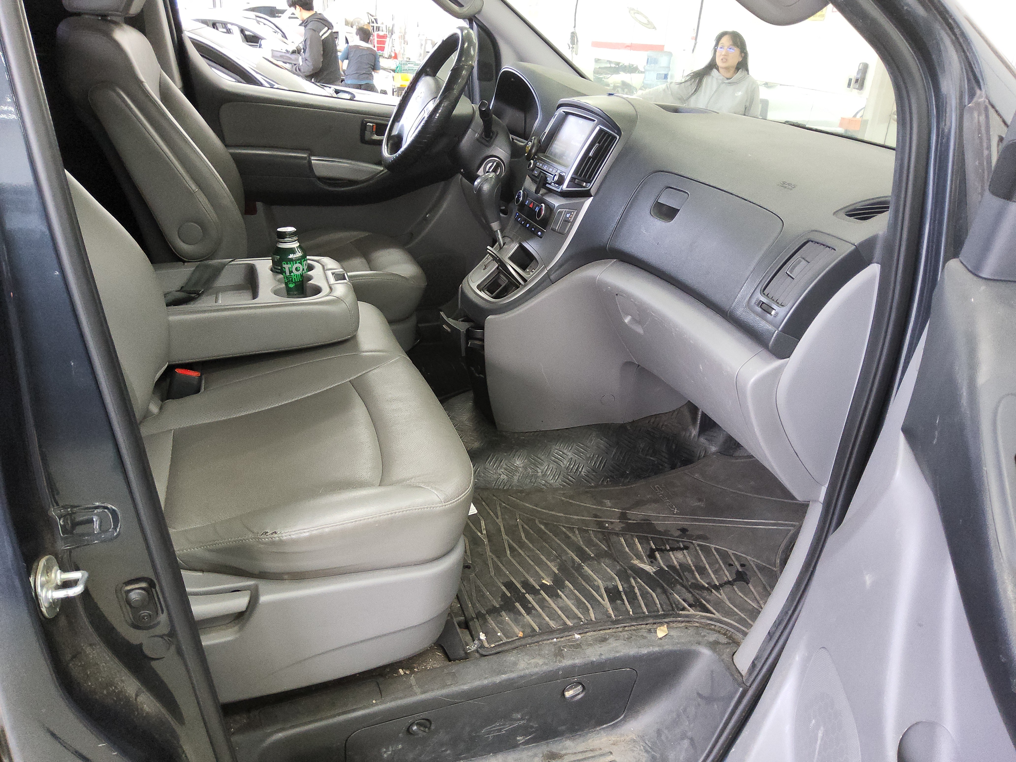 2017 - Hyundai Grand Starex