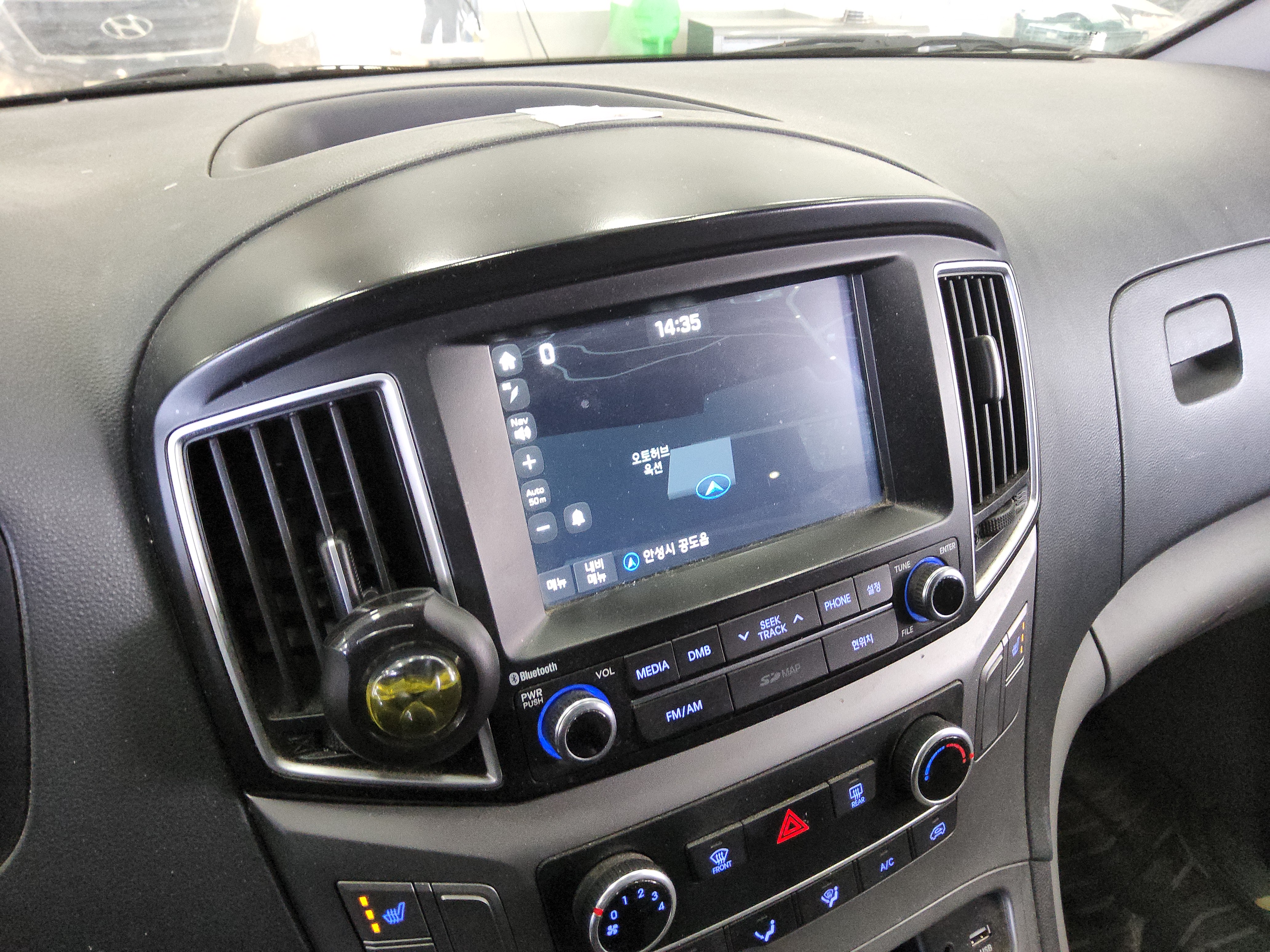 2017 - Hyundai Grand Starex