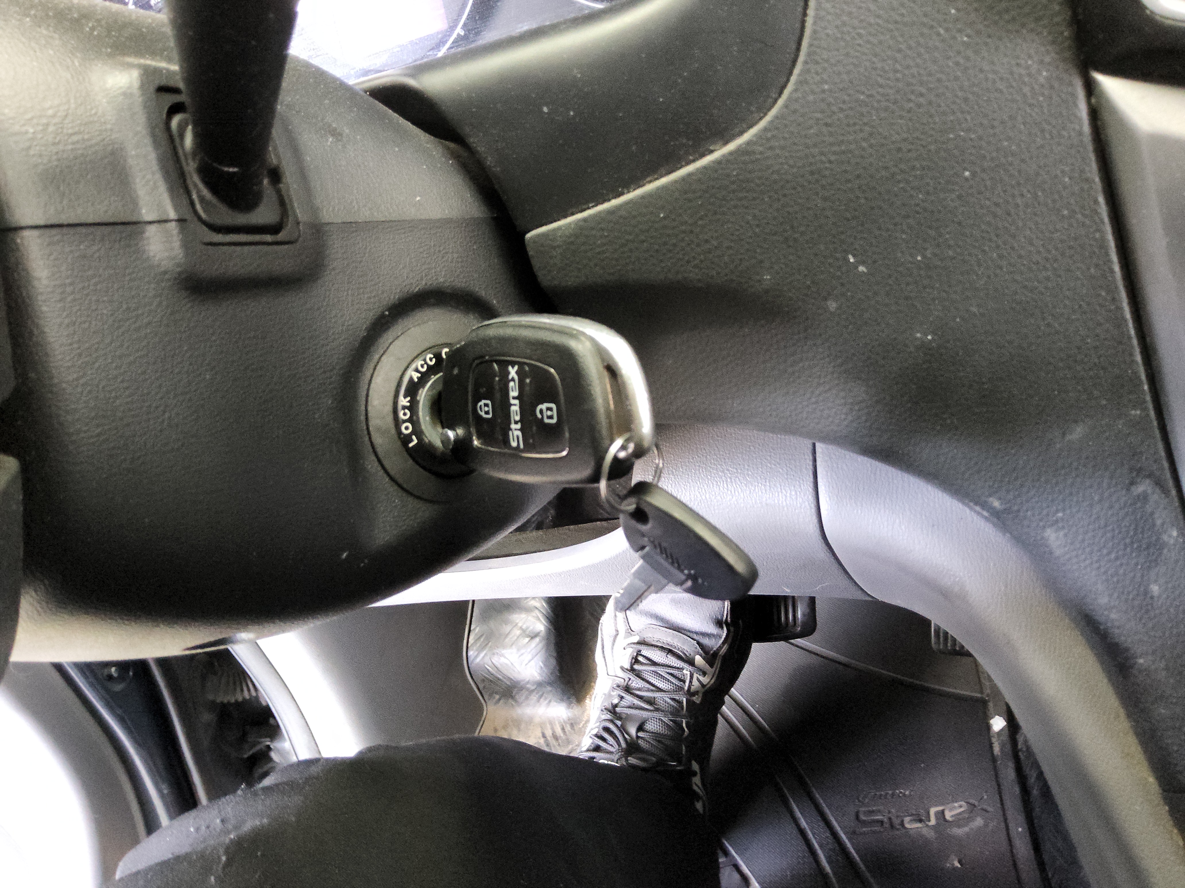 2017 - Hyundai Grand Starex