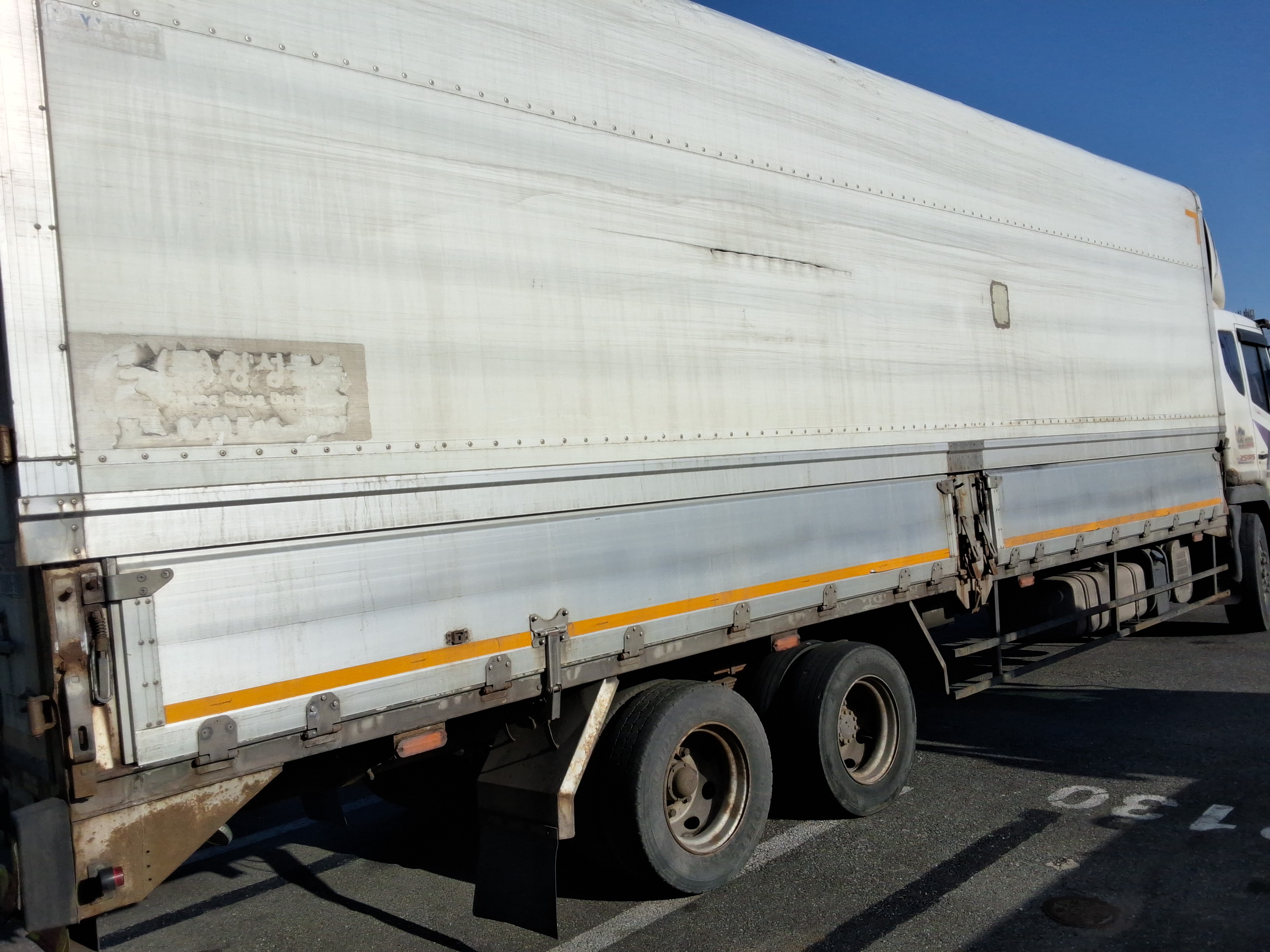 2010 - Tata Daewoo Mid-size Truck