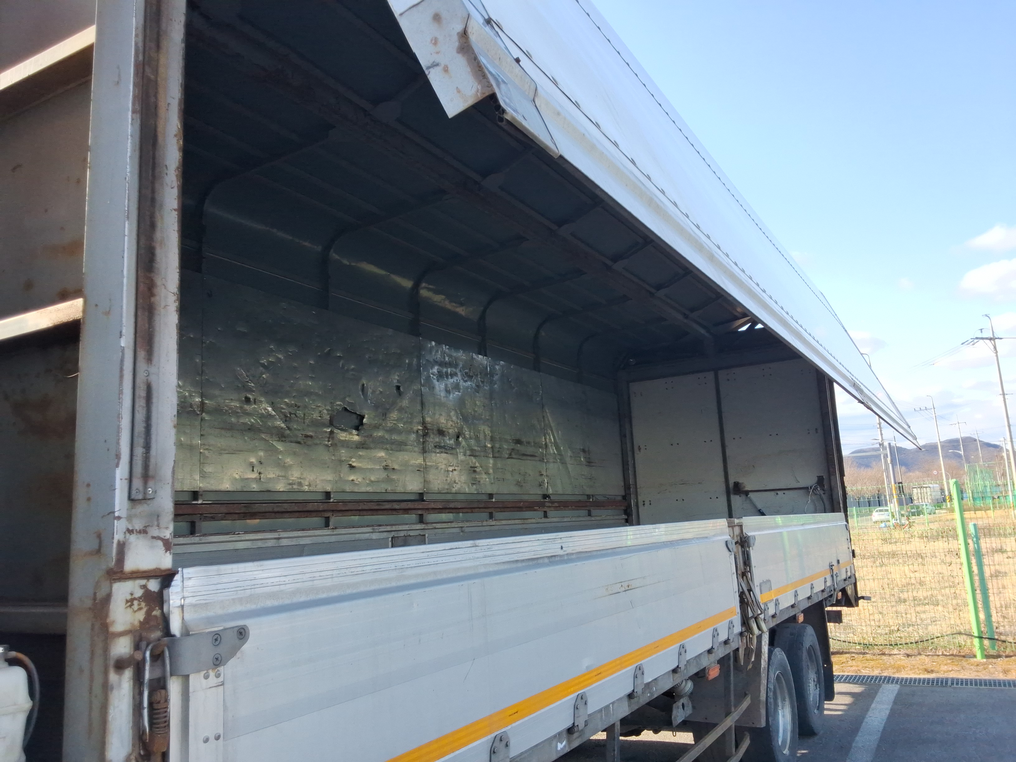 2010 - Tata Daewoo Mid-size Truck