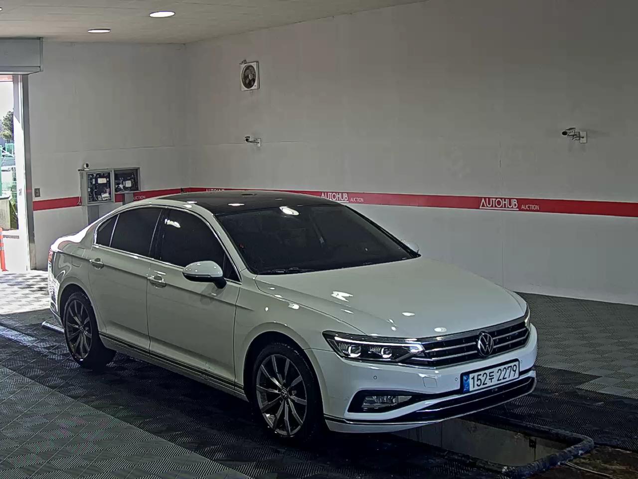 2022 - Volkswagen Passat