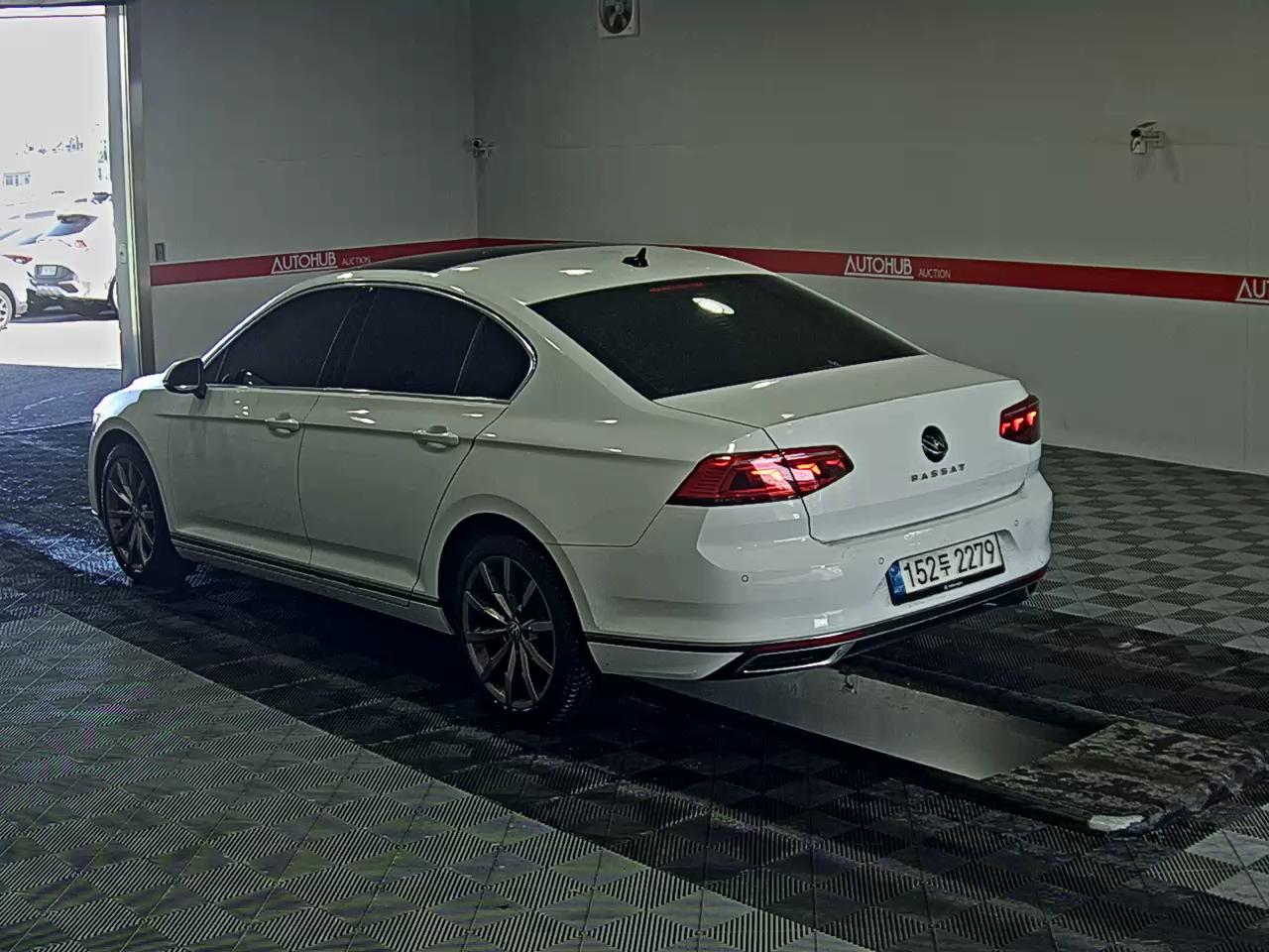 2022 - Volkswagen Passat