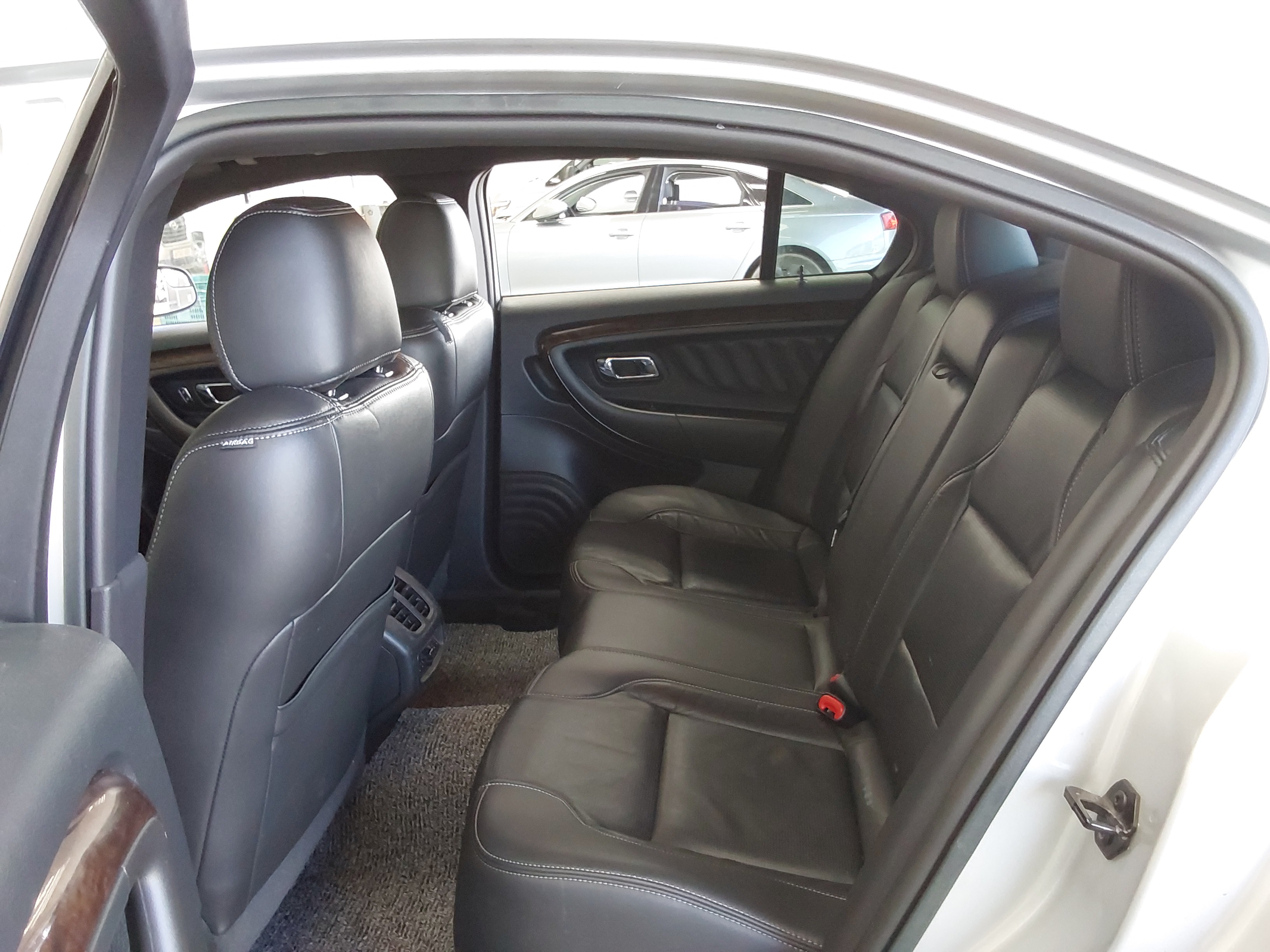 2016 - Ford New Taurus