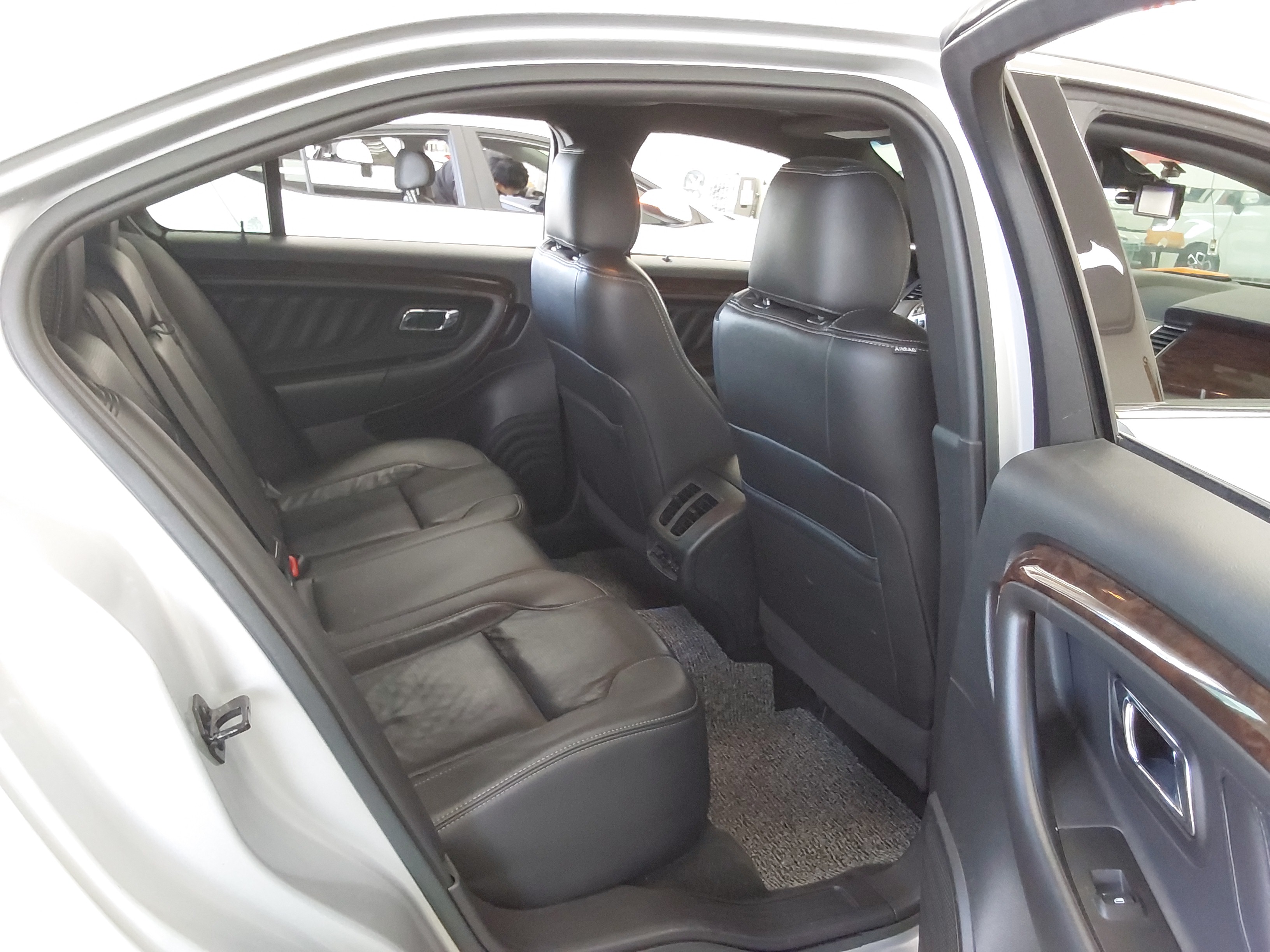 2016 - Ford New Taurus