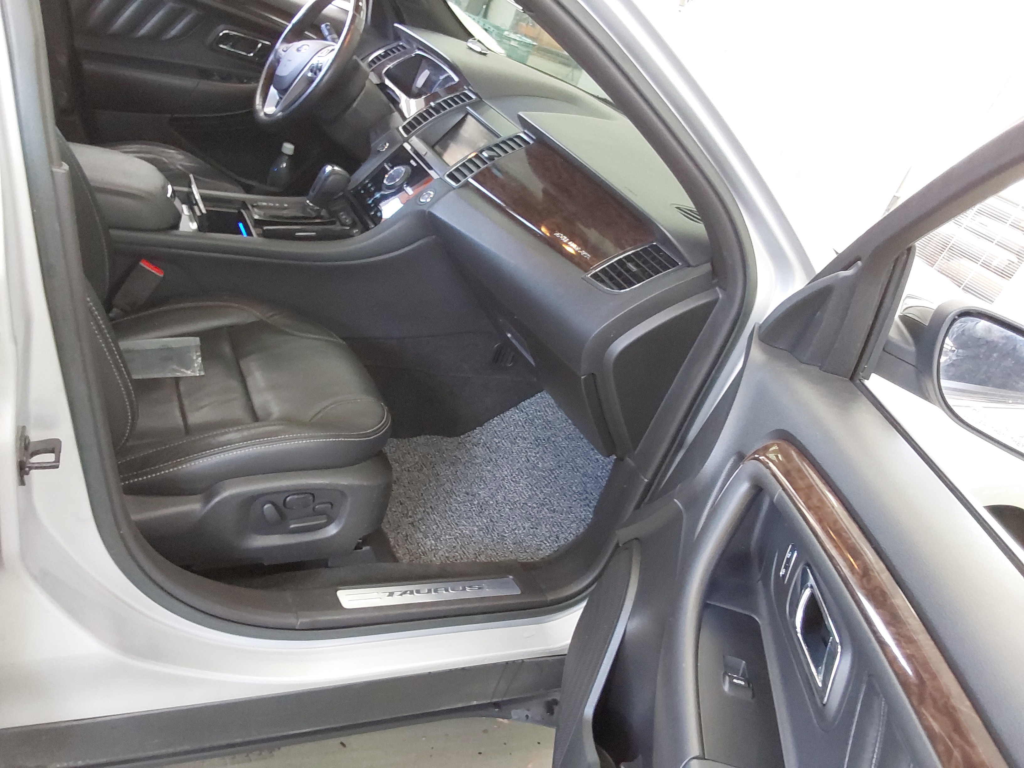 2016 - Ford New Taurus