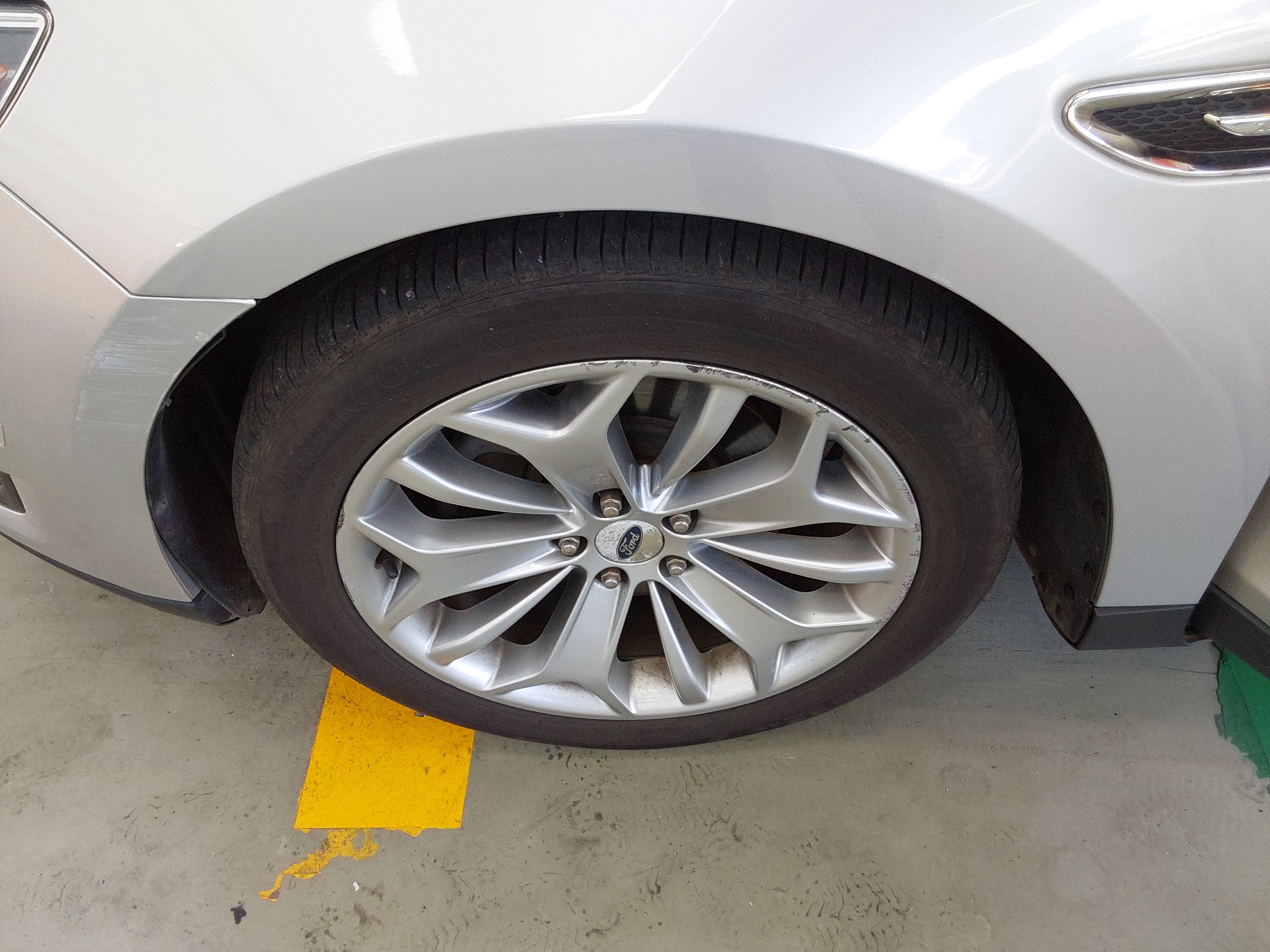 2016 - Ford New Taurus