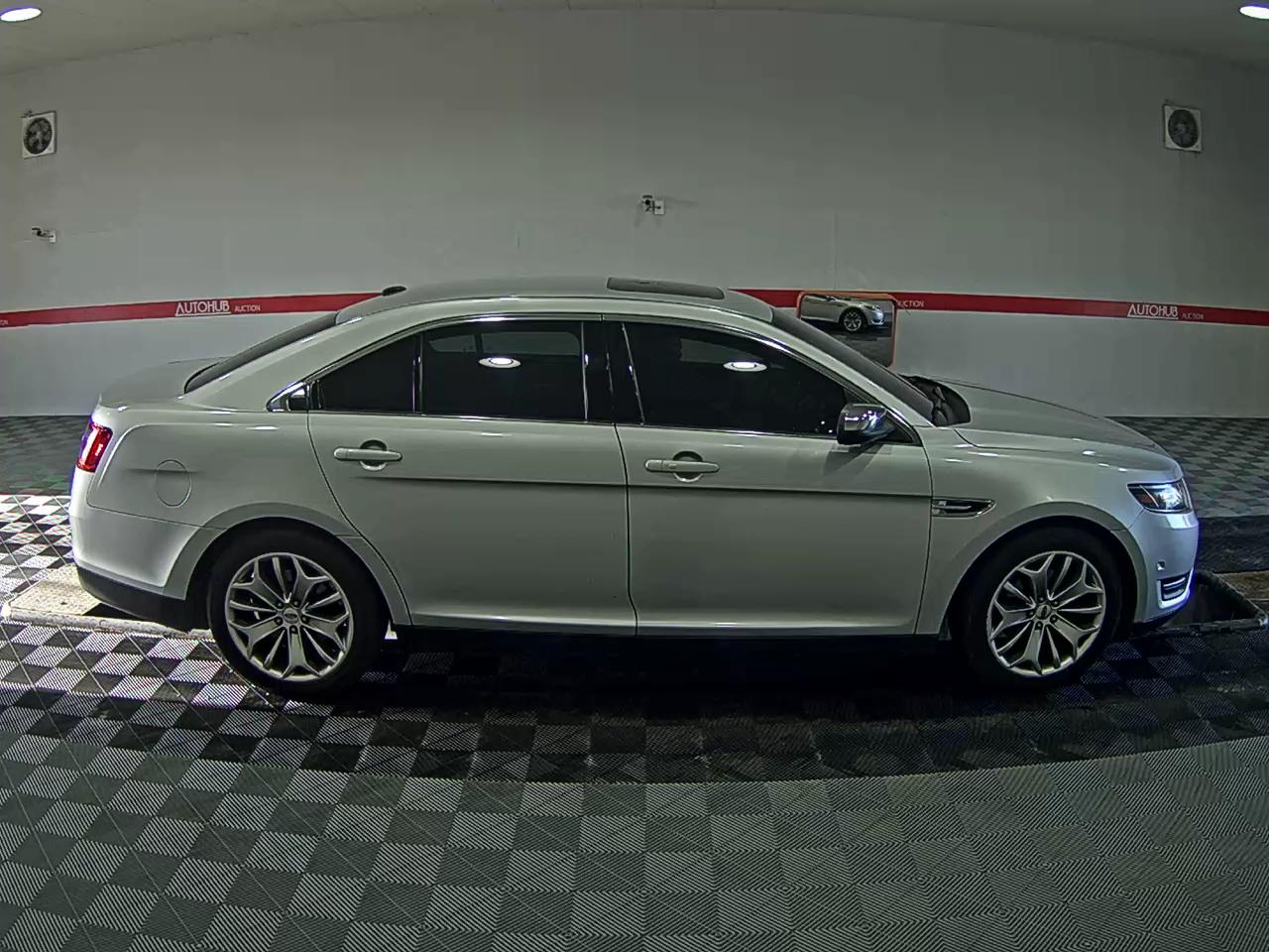 2016 - Ford New Taurus