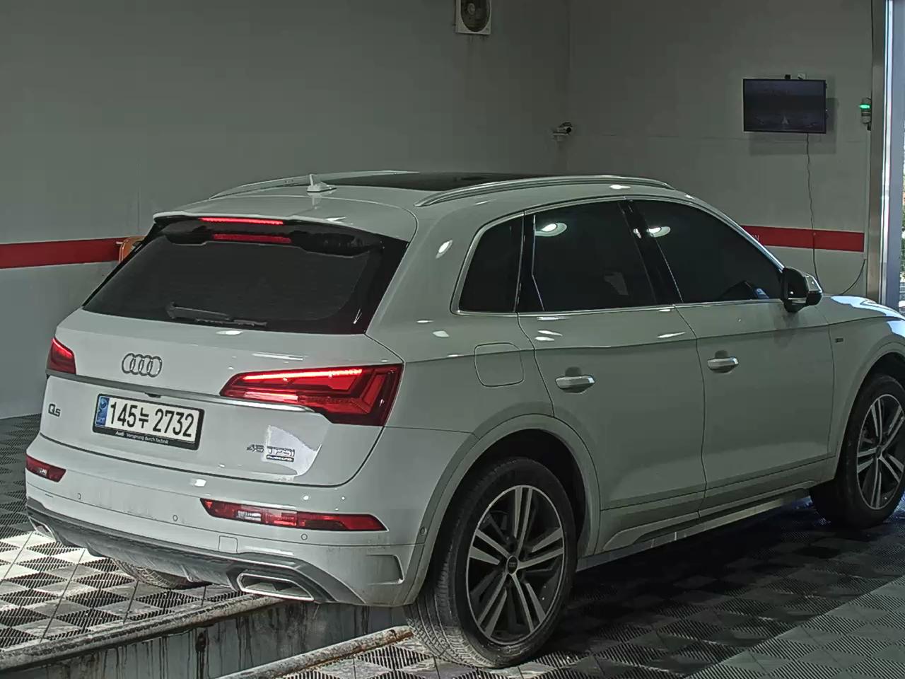 2021 - Audi Q5