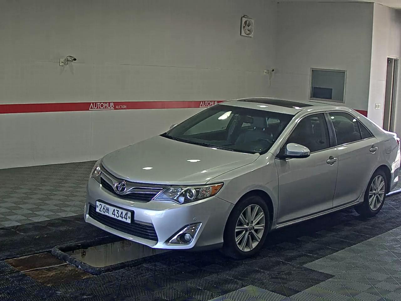 도요타 뉴캠리 XLE