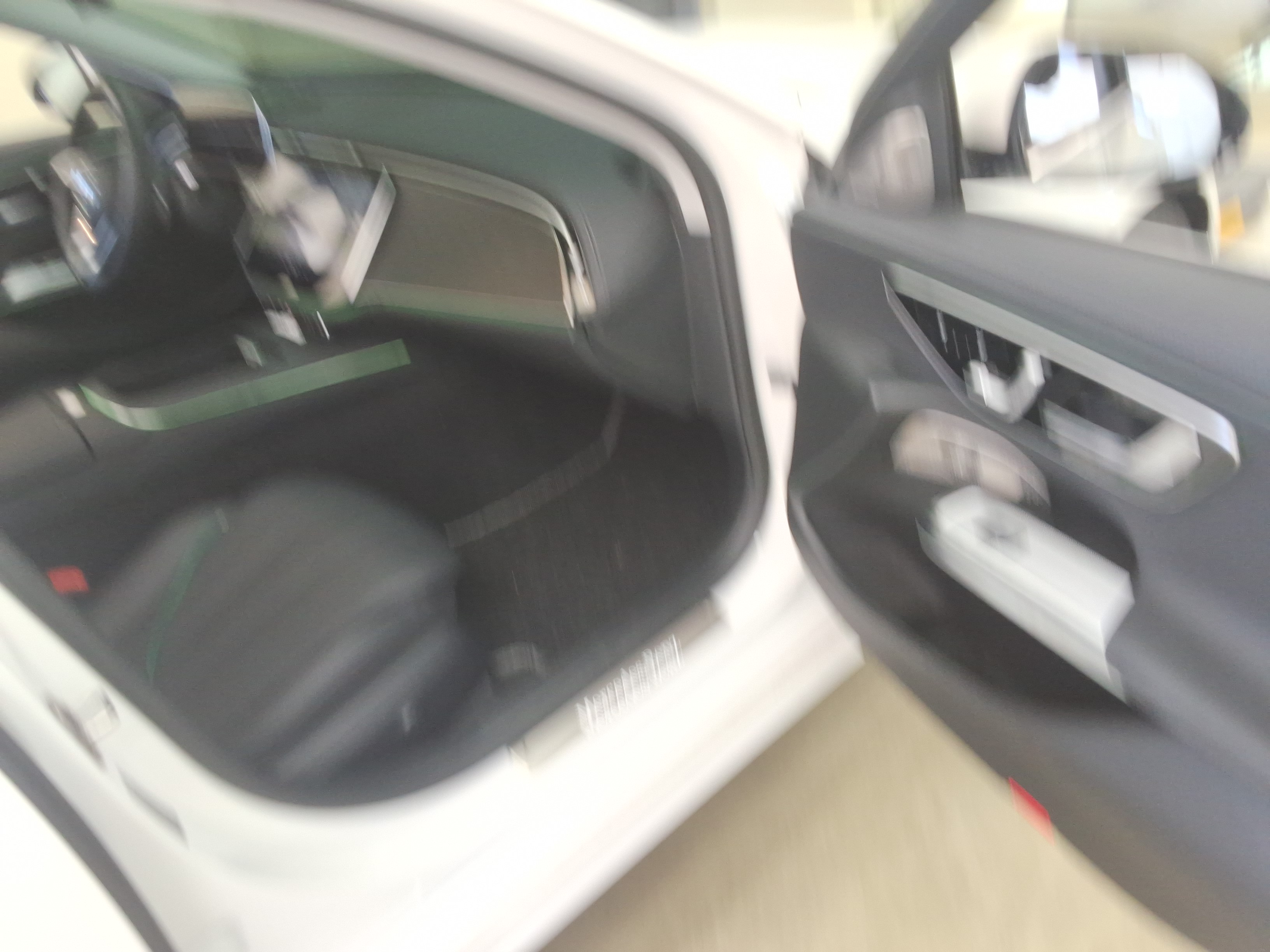 2025 - Mercedes-Benz E200