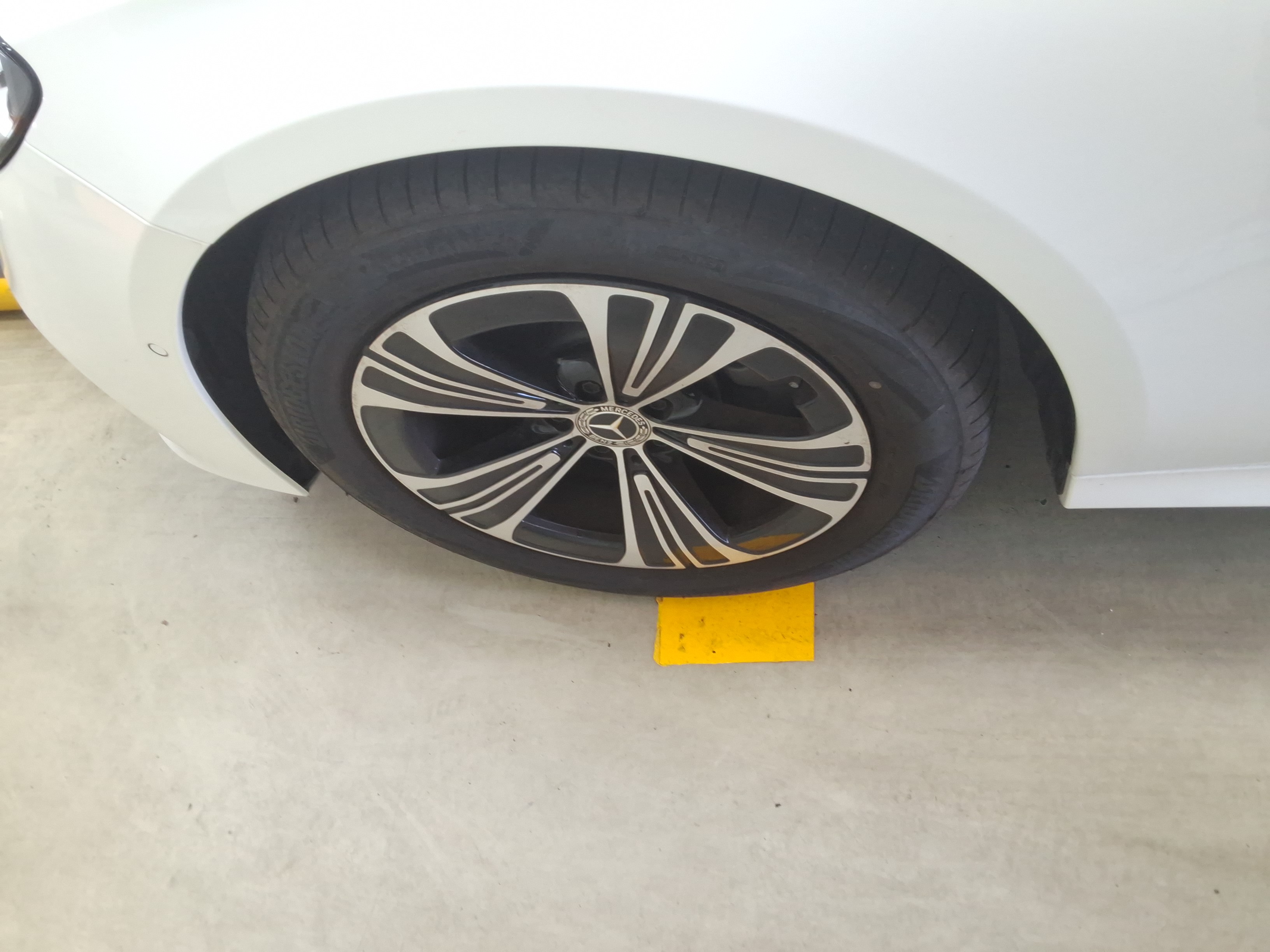 2025 - Mercedes-Benz E200