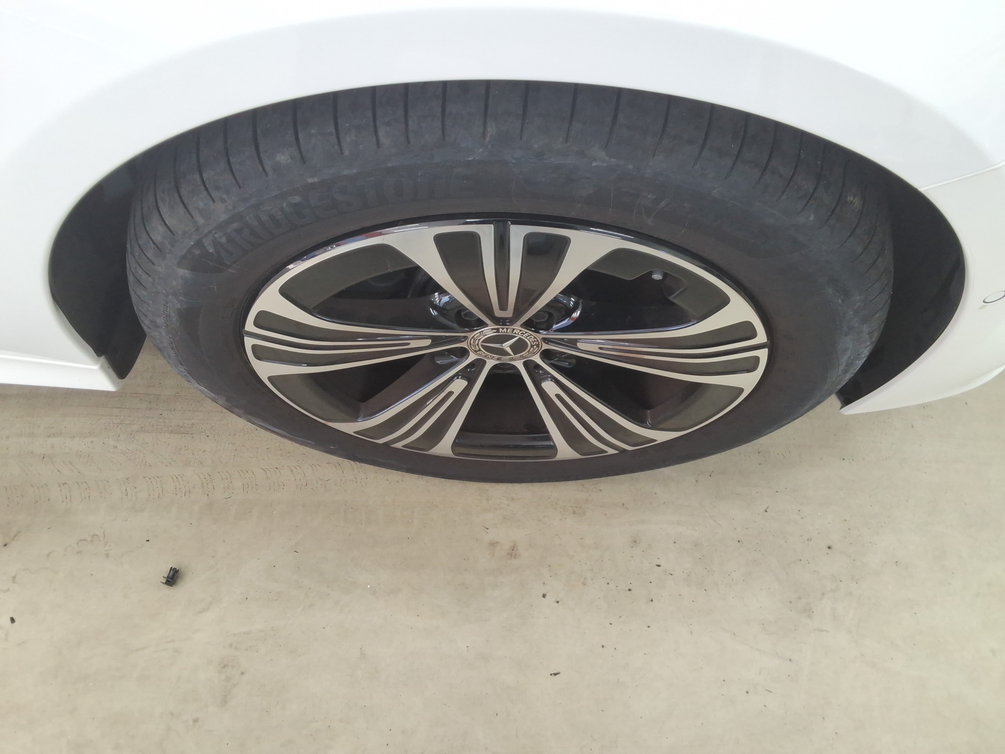 2025 - Mercedes-Benz E200