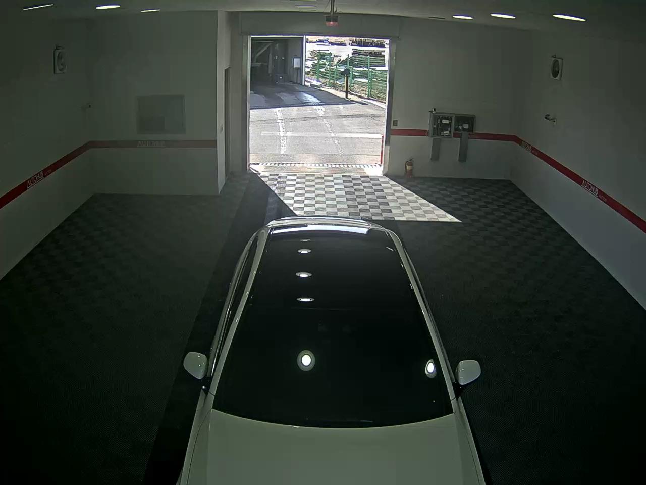 2025 - Mercedes-Benz E200