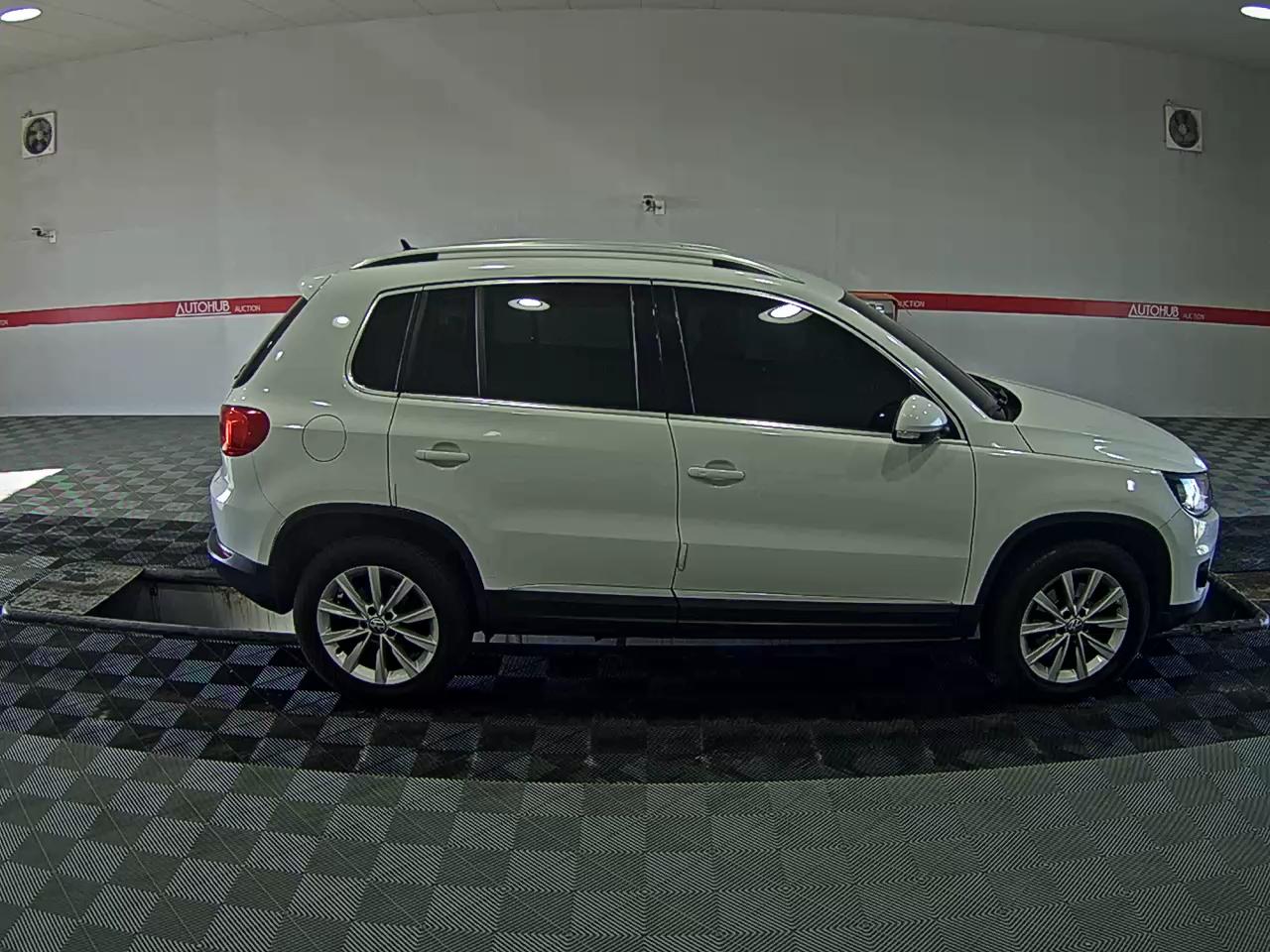 2016 - Volkswagen Tiguan